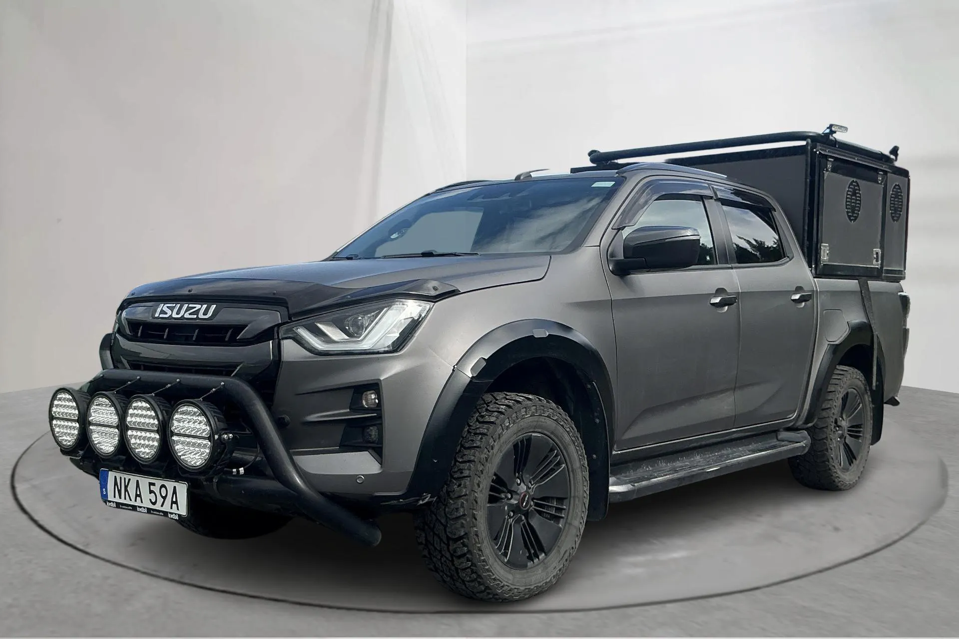 Presentationsfoto 1 av 21: Isuzu D-MAX 1.9 DDI 4WD (164hk) - 7 489 mil - Automat - grå - 2022