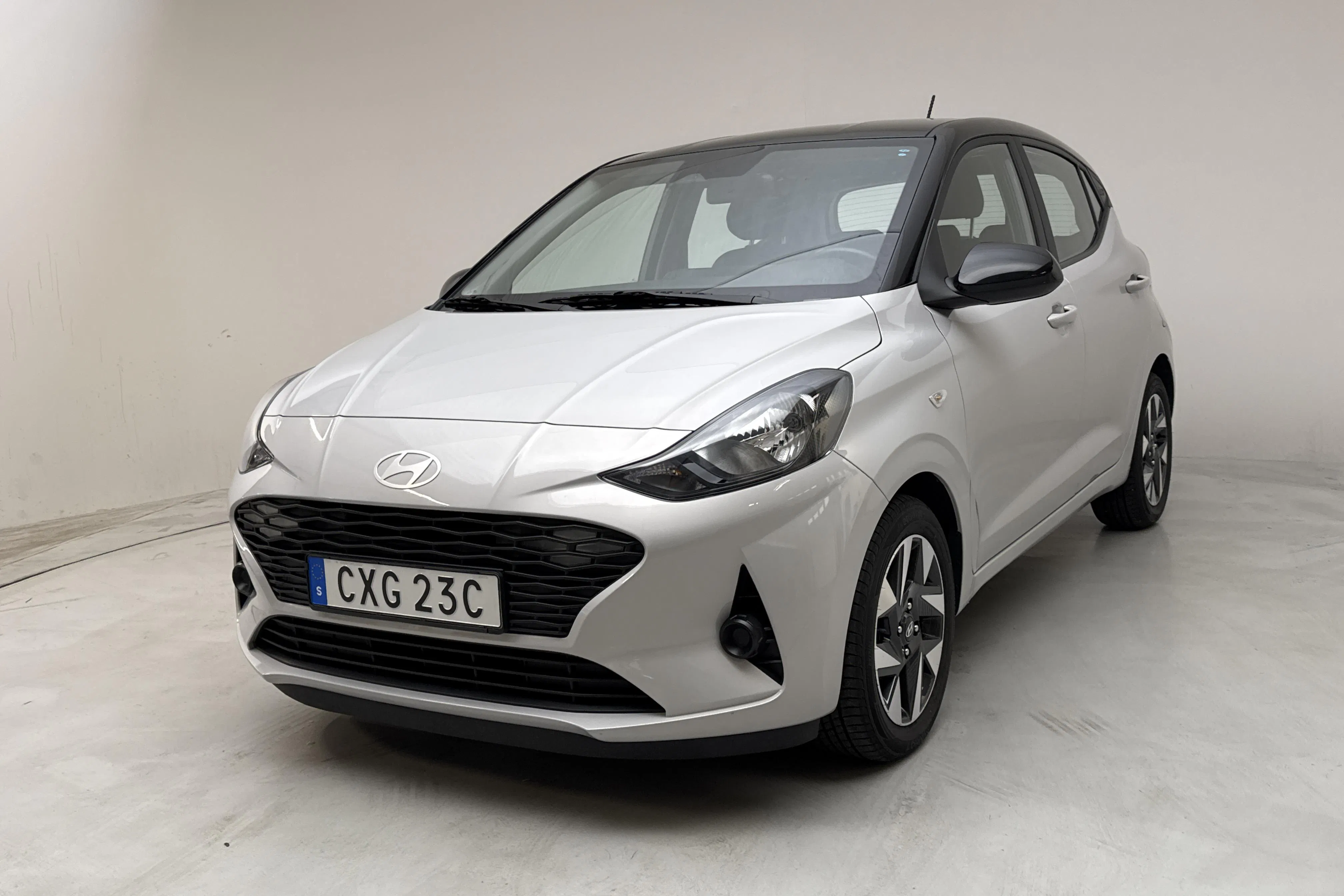 Presentationsfoto 1 av 15: Hyundai i10 1.0 MPi (67hk) - 1 843 mil - Automat - grå - 2024