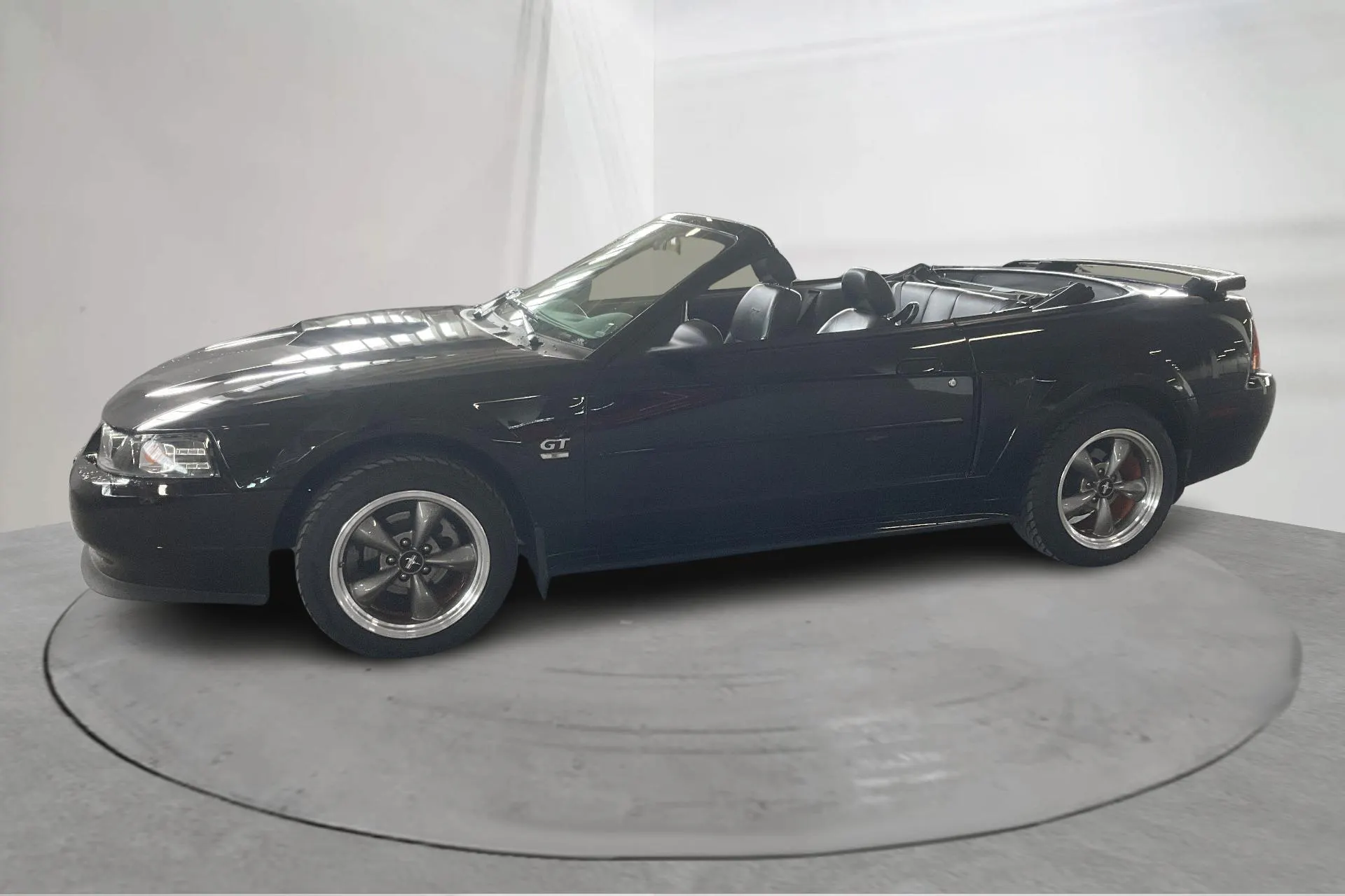 Presentation photo 2 of 17: Ford Mustang GT 4.6 V8 (264hk) - 49 890 km - Automatic - black - 2002
