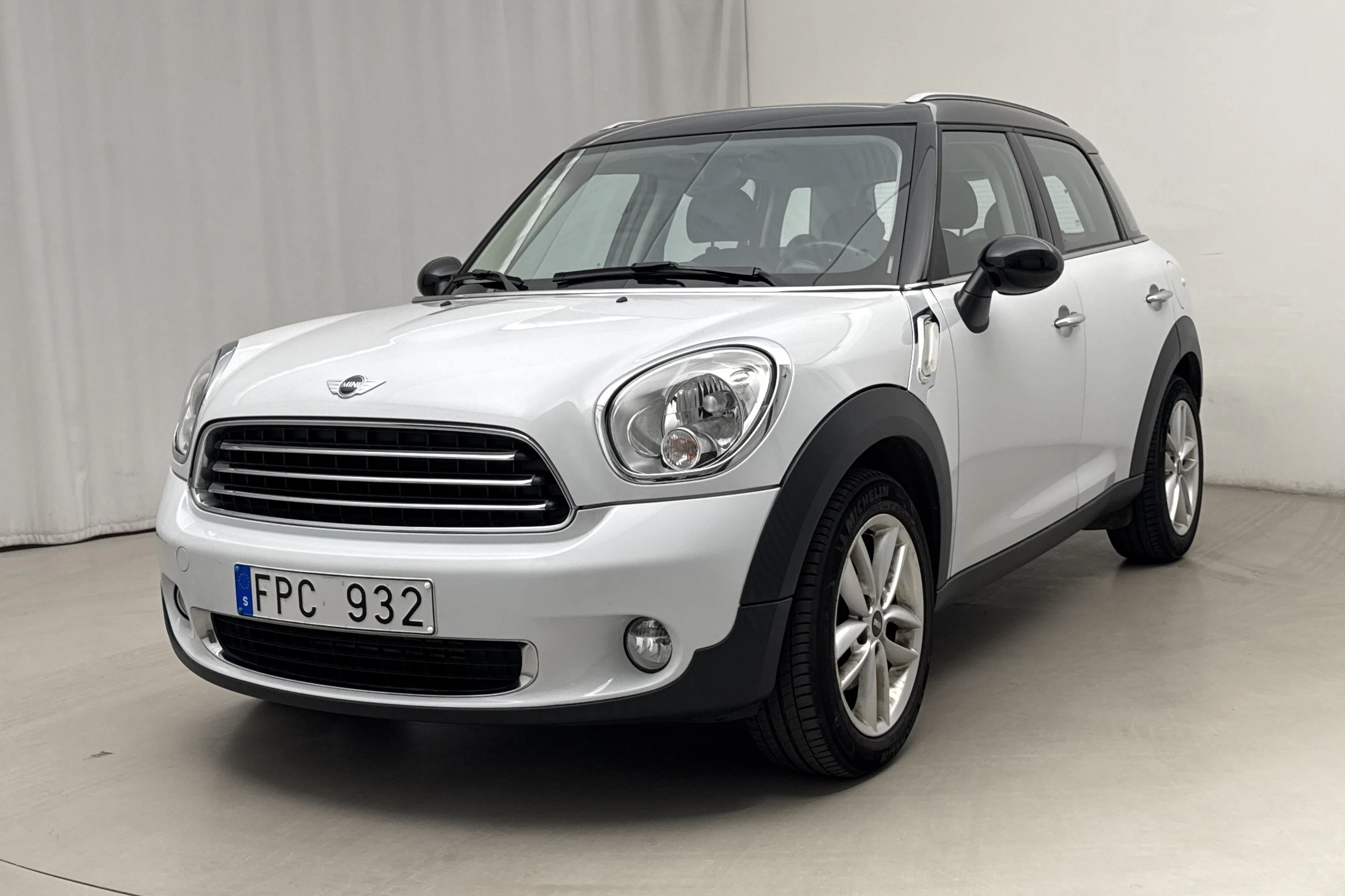 Presentationsfoto 1 av 17: MINI Cooper D Countryman (112hk) - 7 793 mil - Manuell - vit - 2012