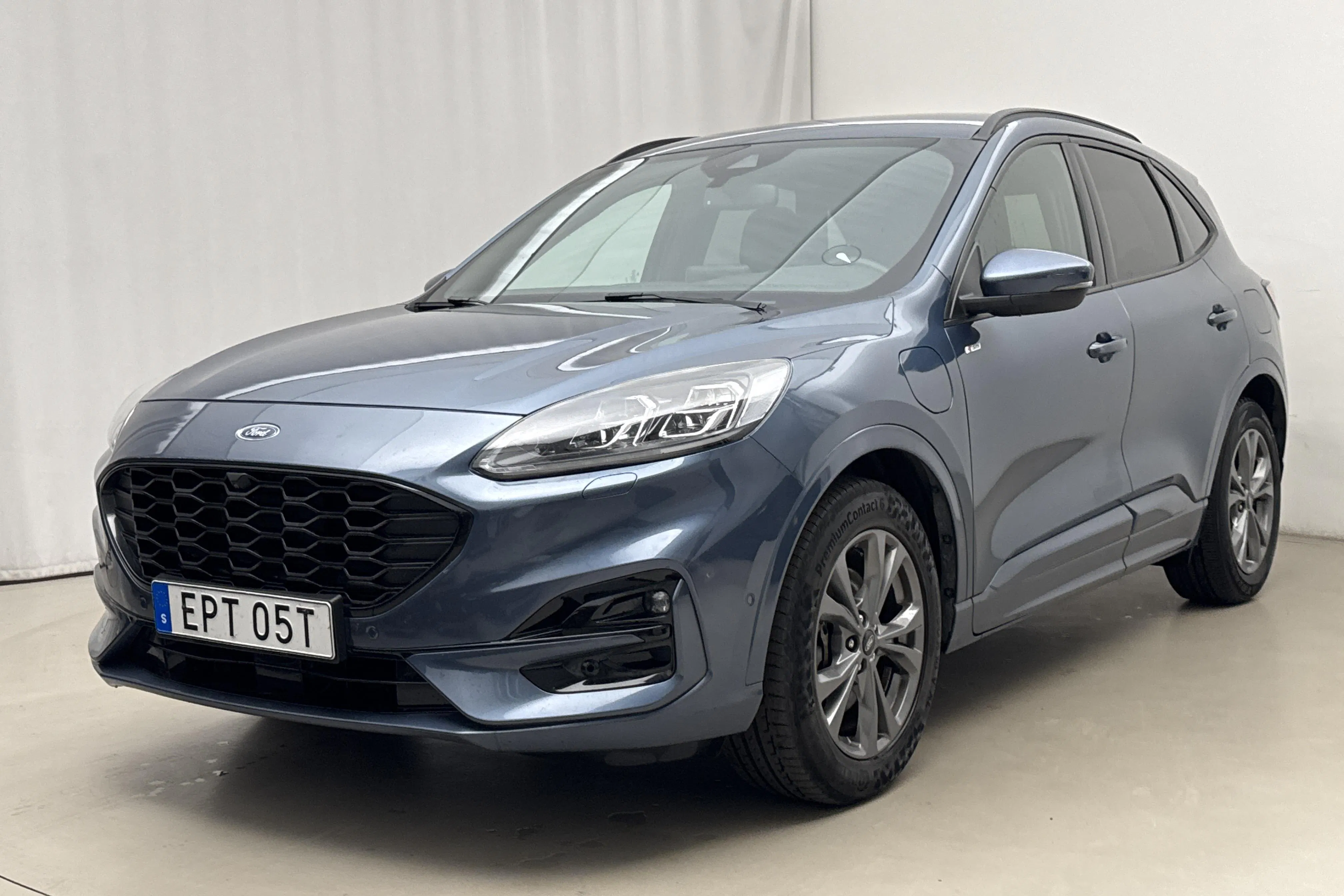 Presentation photo 1 of 21: Ford Kuga 2.5 PHEV (225hk) - 103 260 km - Automatic - blue - 2020