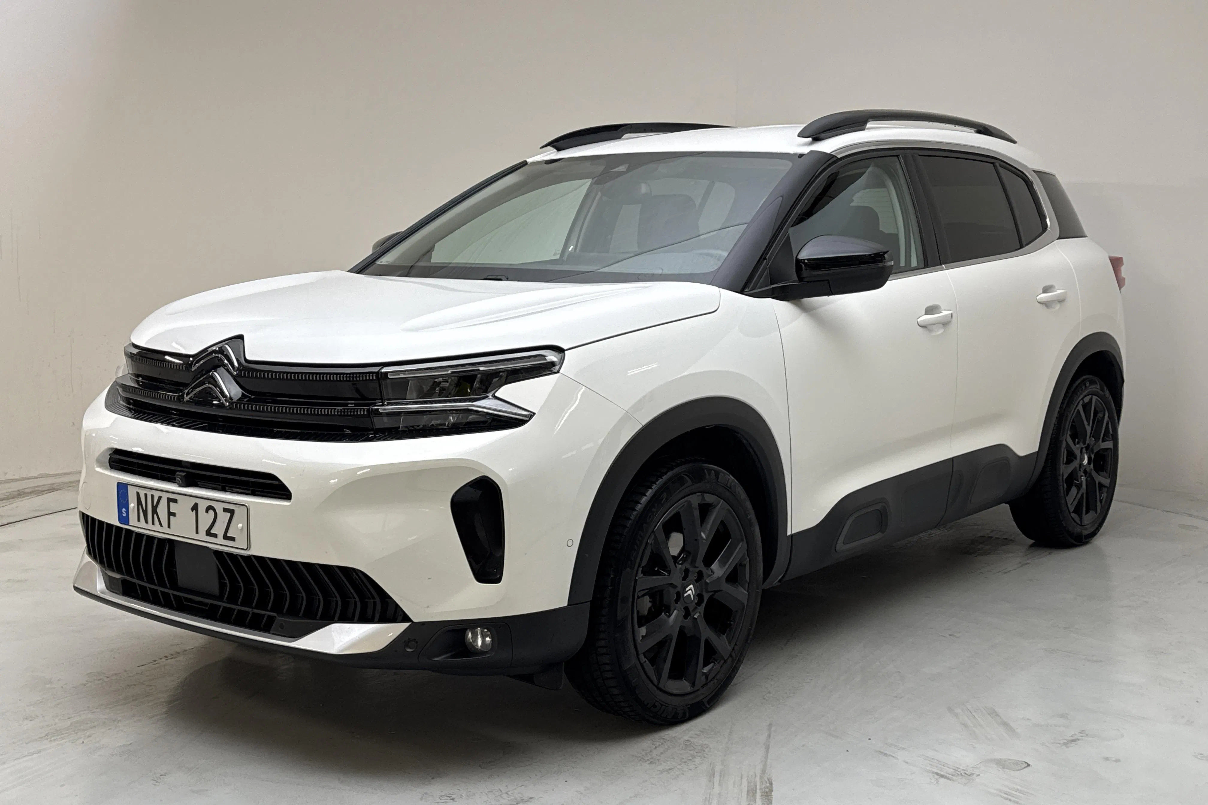 Presentation photo 1 of 14: Citroën C5 Aircross PureTech (130hk) - 22 370 km - Automatic - white - 2024