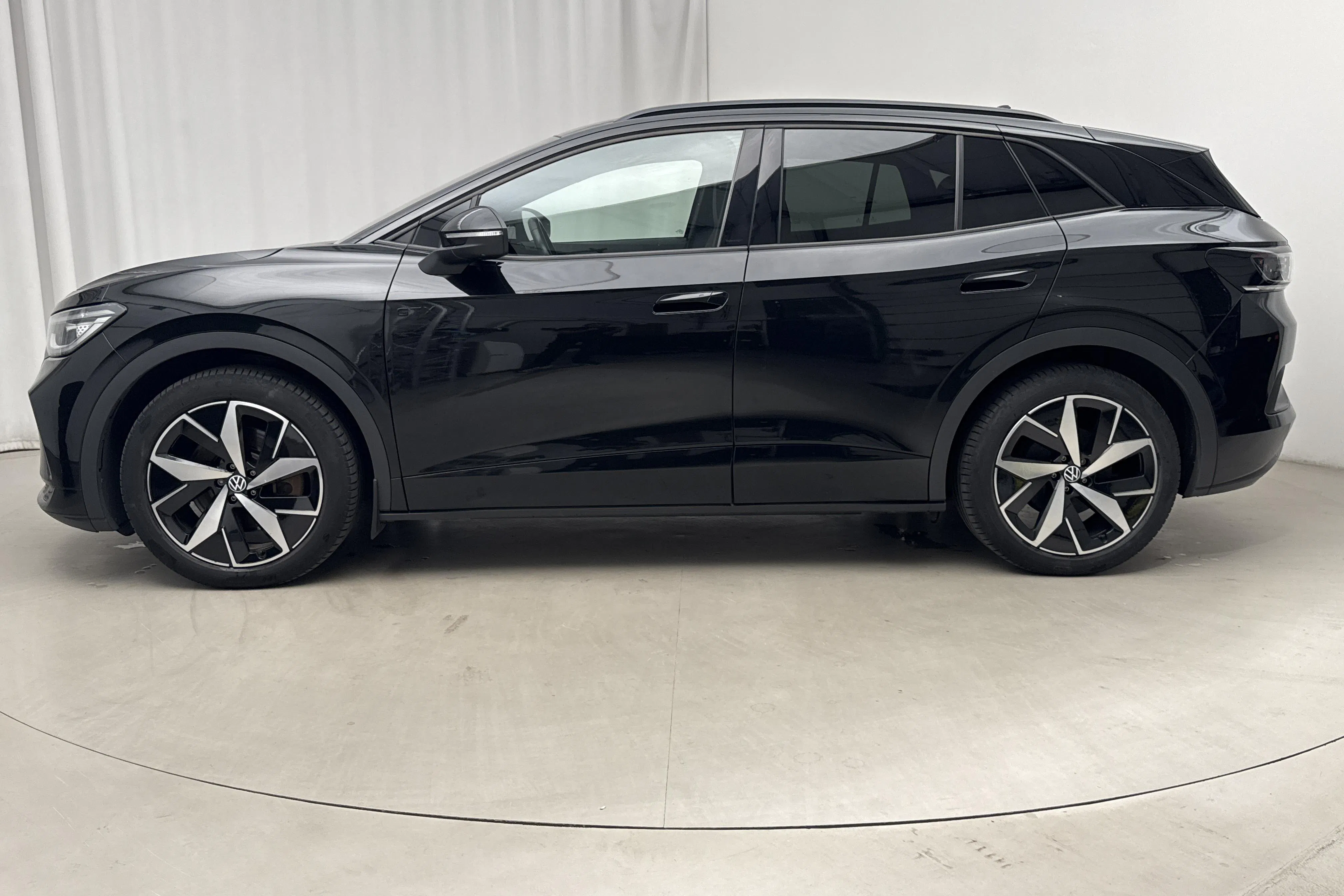 Presentationsfoto 2 av 24: VW ID.4 GTX 77kWh AWD (299hk) - 9 987 mil - Automat - svart - 2023