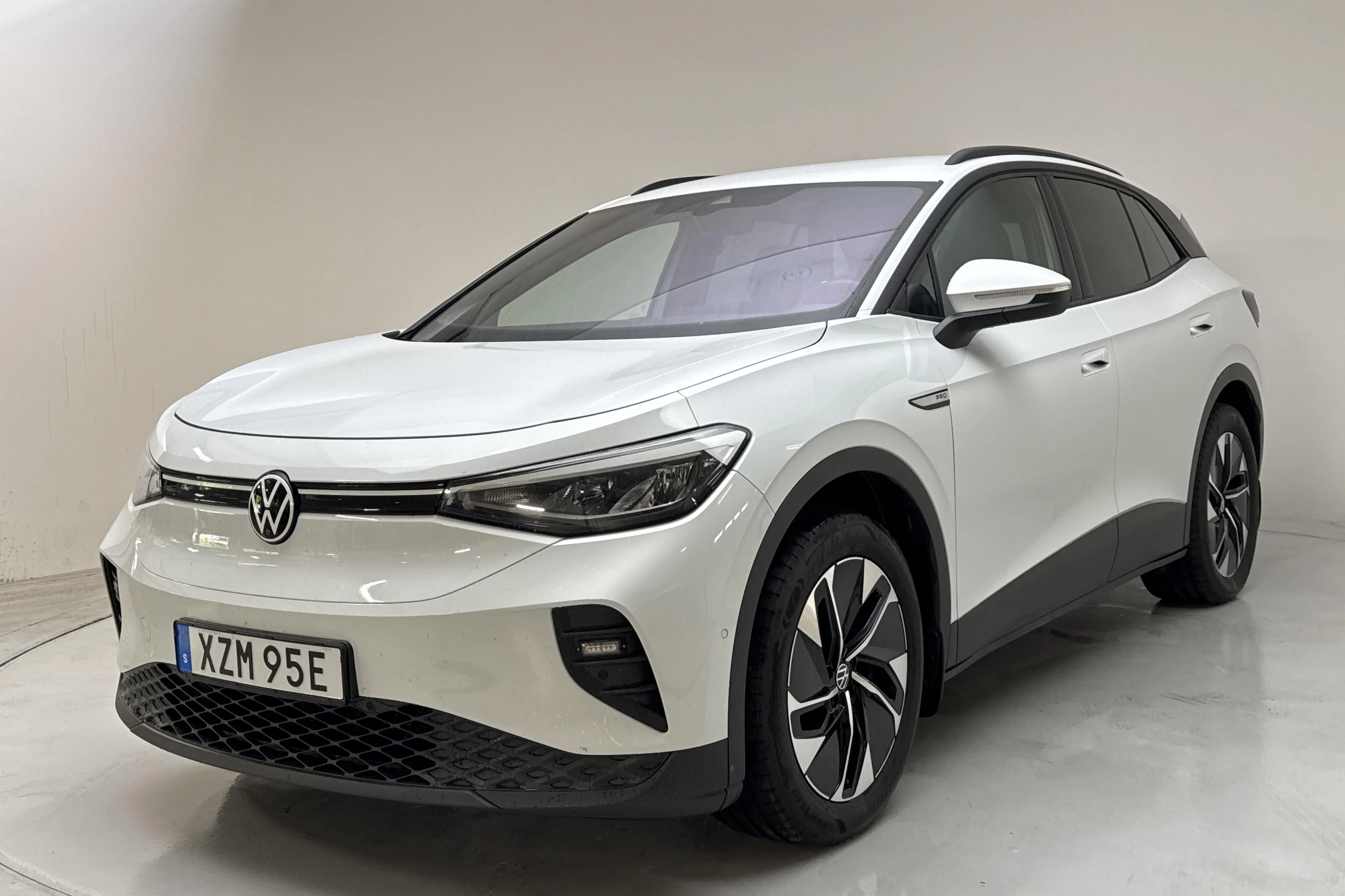 Presentation photo 1 of 16: VW ID.4 77kWh (204hk) - 114 470 km - Automatic - white - 2023