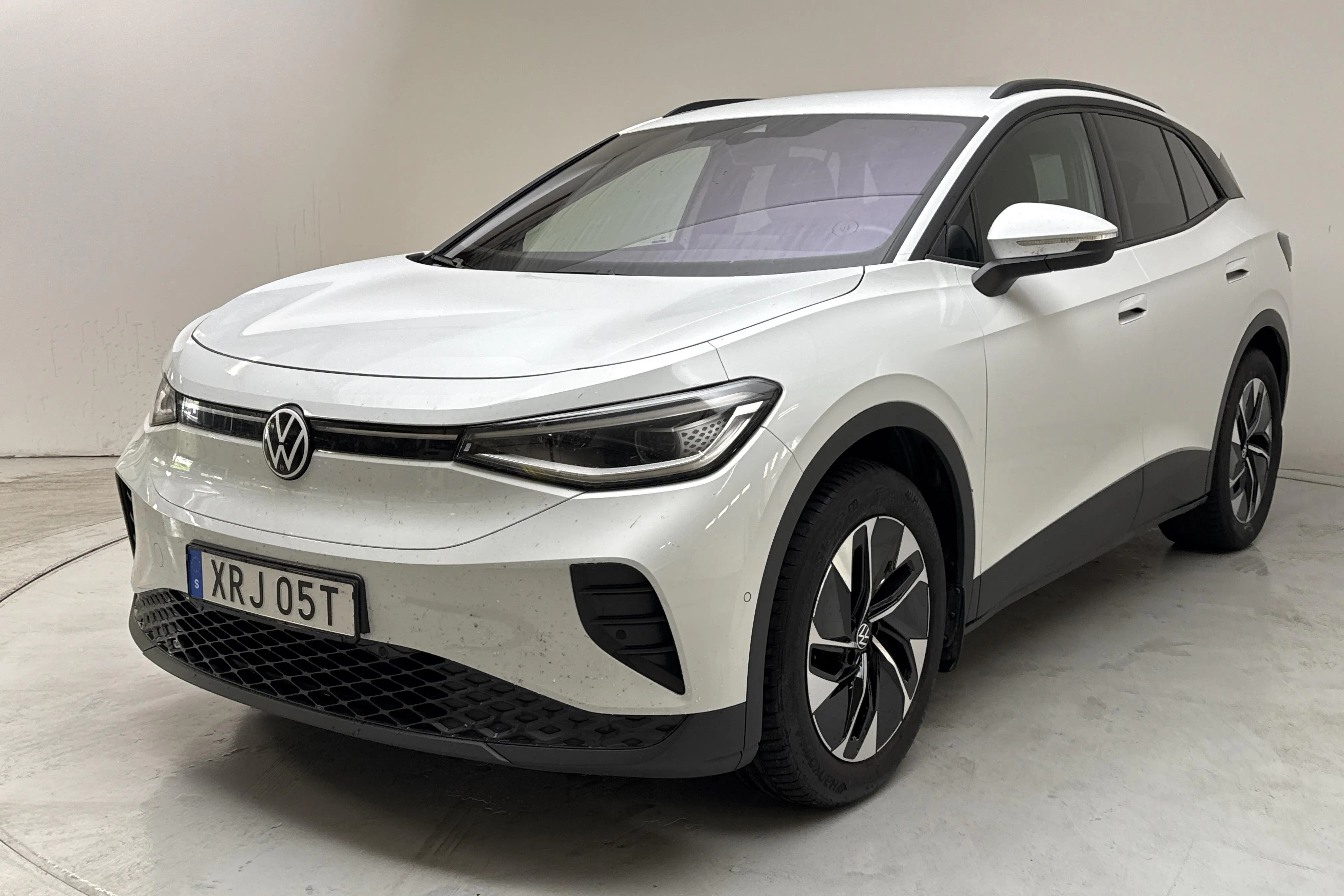 Presentationsfoto 1 av 17: VW ID.4 77kWh (286hk) - 6 040 mil - Automat - vit - 2025