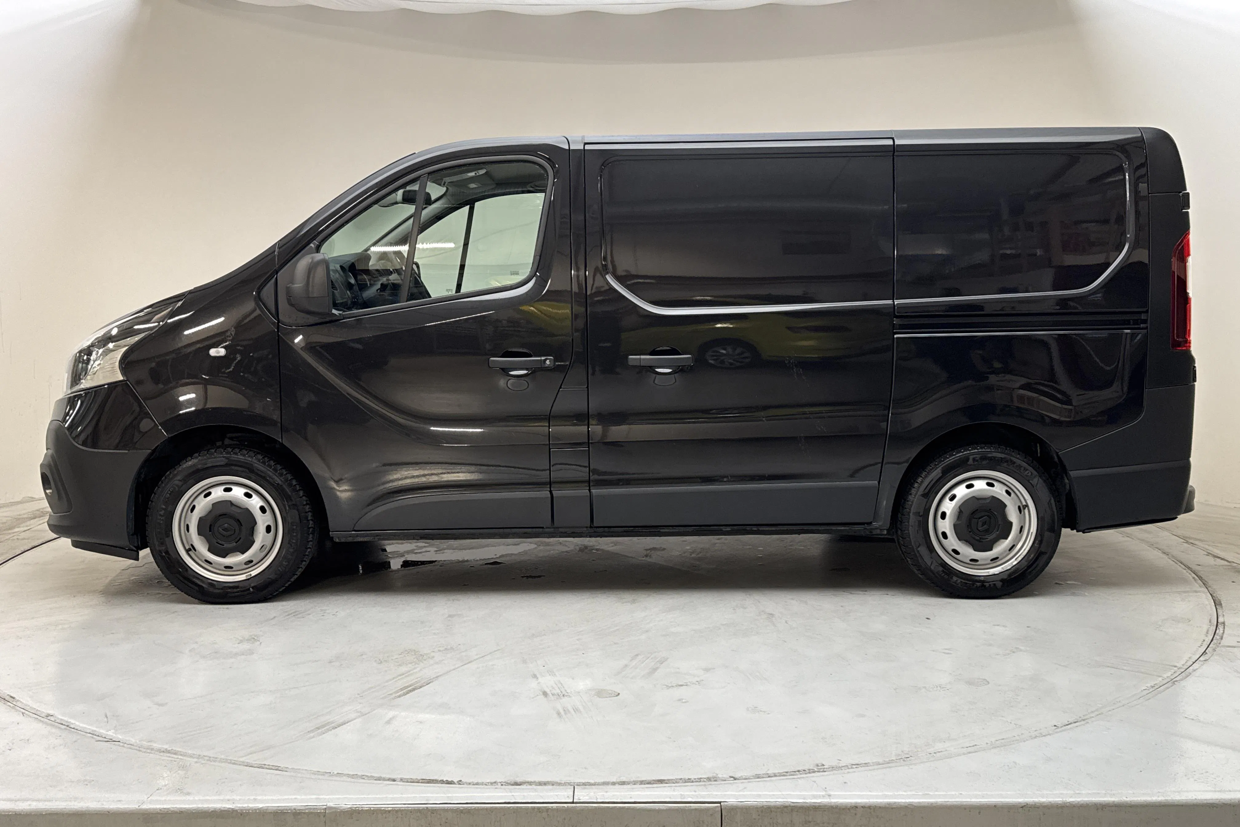Presentation photo 2 of 11: Renault Trafic 2.0 dCi Skåp (120hk) - 123 160 km - Manual - black - 2022