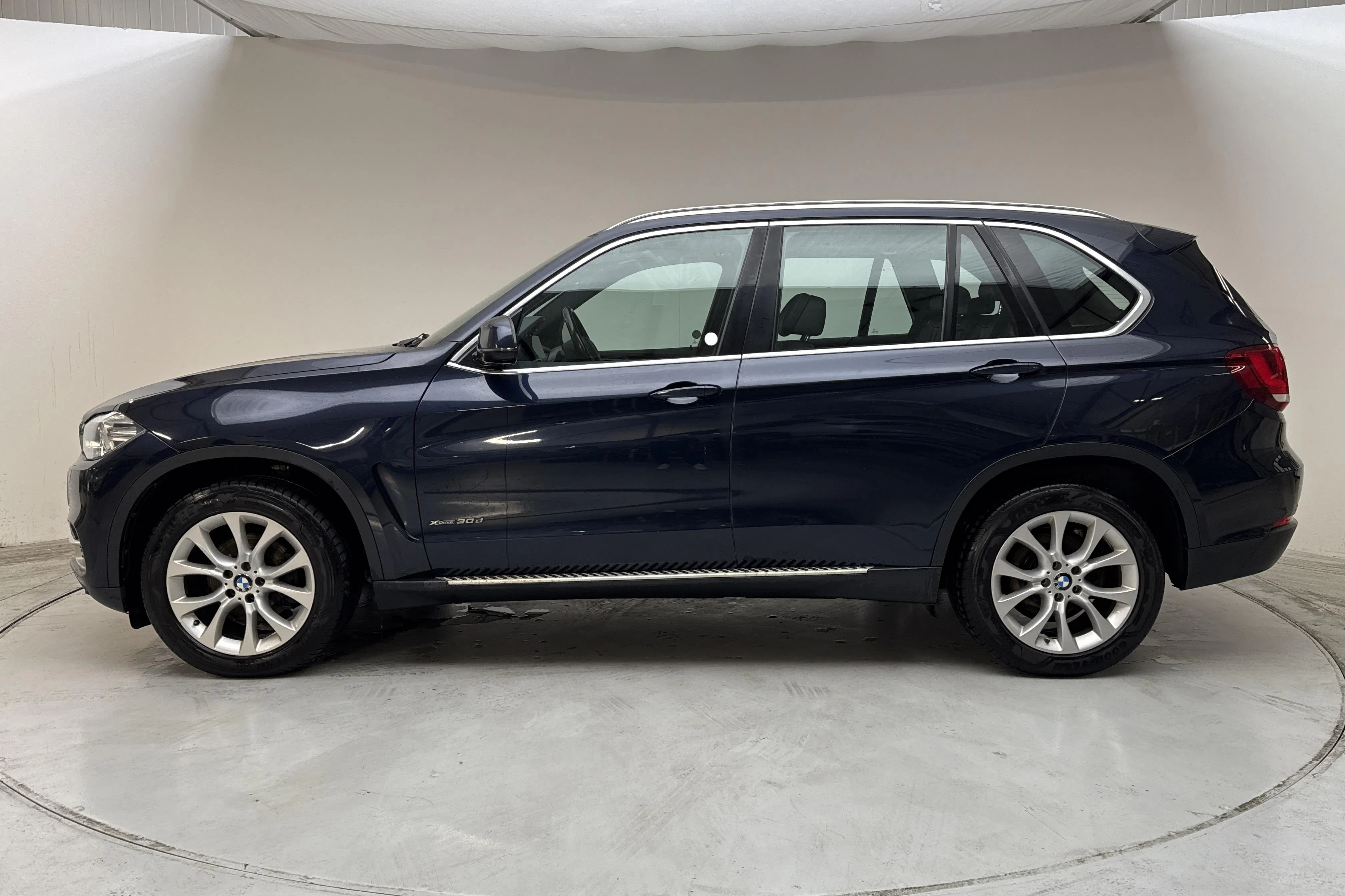 Presentation photo 2 of 15: BMW X5 xDrive30d, F15 (258hk) - 240 010 km - Automatic - blue - 2014
