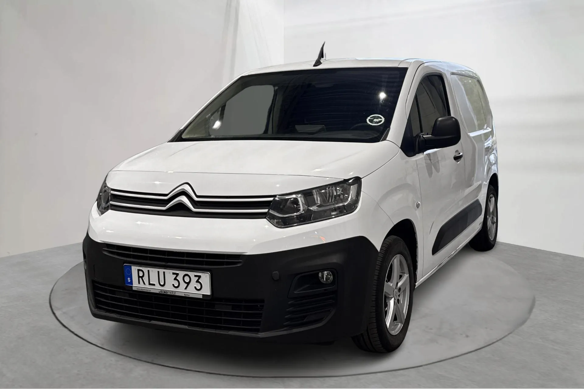 Presentationsfoto 1 av 15: Citroën Berlingo 1.5 BlueHDi Skåp (75hk) - 10 045 mil - Manuell - vit - 2018