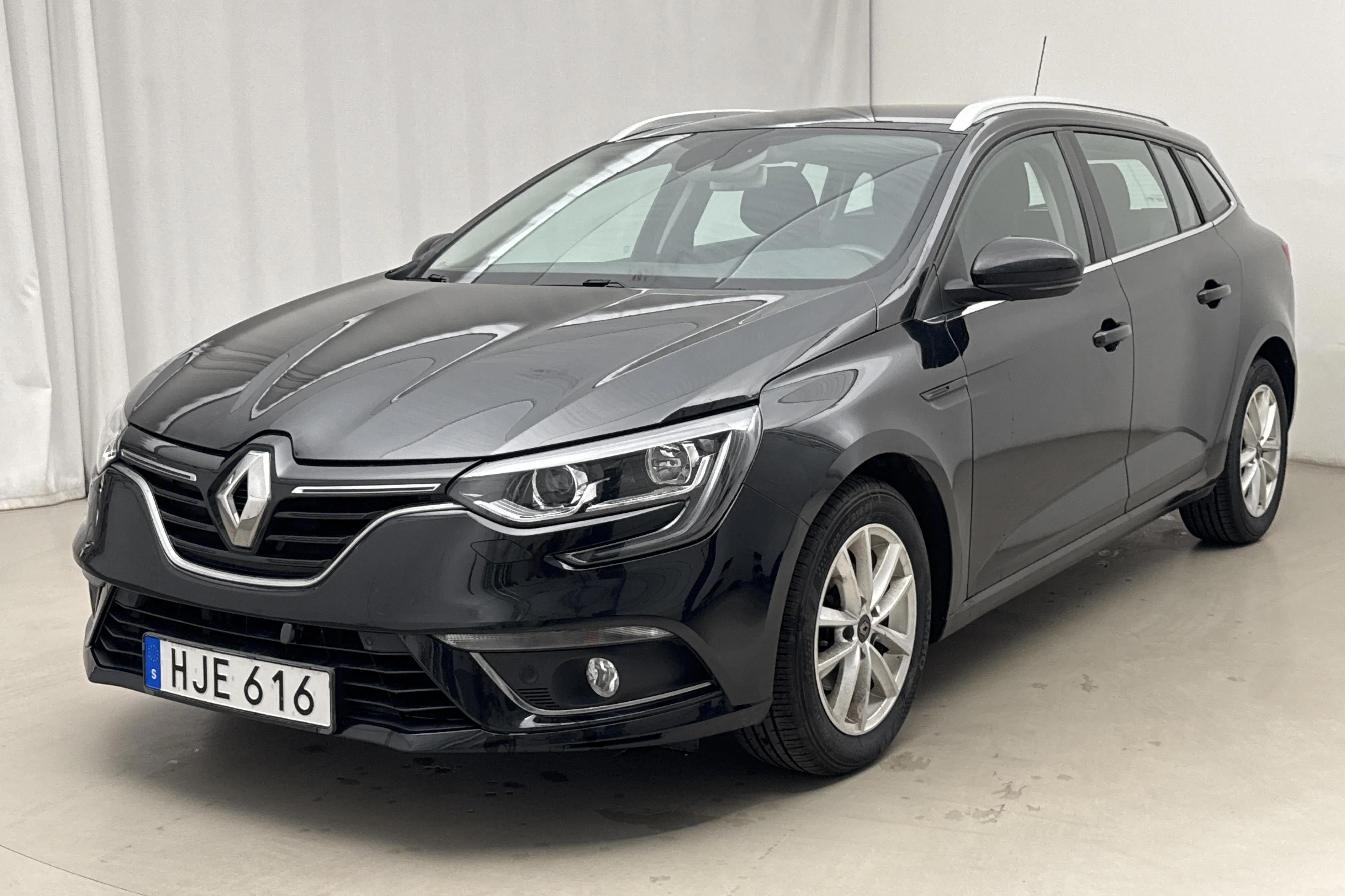Presentation photo 1 of 16: Renault Mégane 1.3 TCe Sport Tourer (140hk) - 113 030 km - Automatic - black - 2019