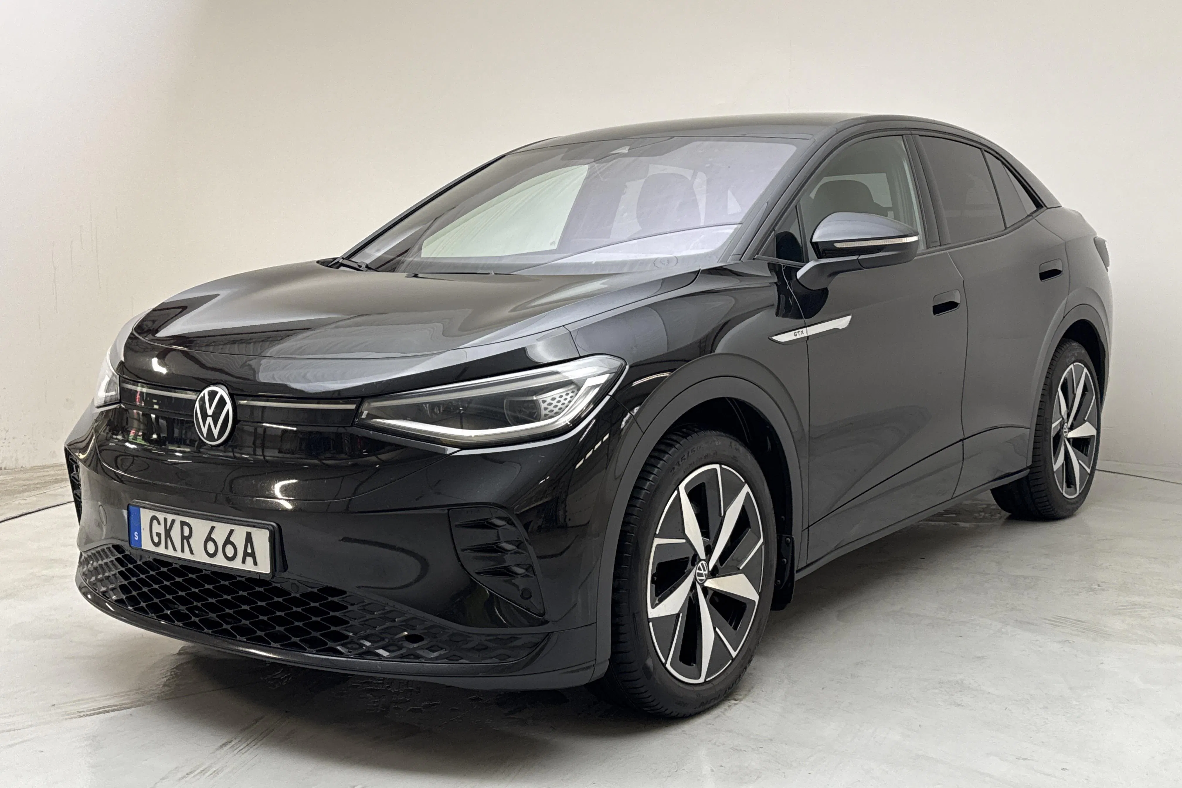 Presentationsfoto 1 av 19: VW ID.5 GTX 4-Motion 77kWh (299hk) - 13 728 mil - Automat - svart - 2022