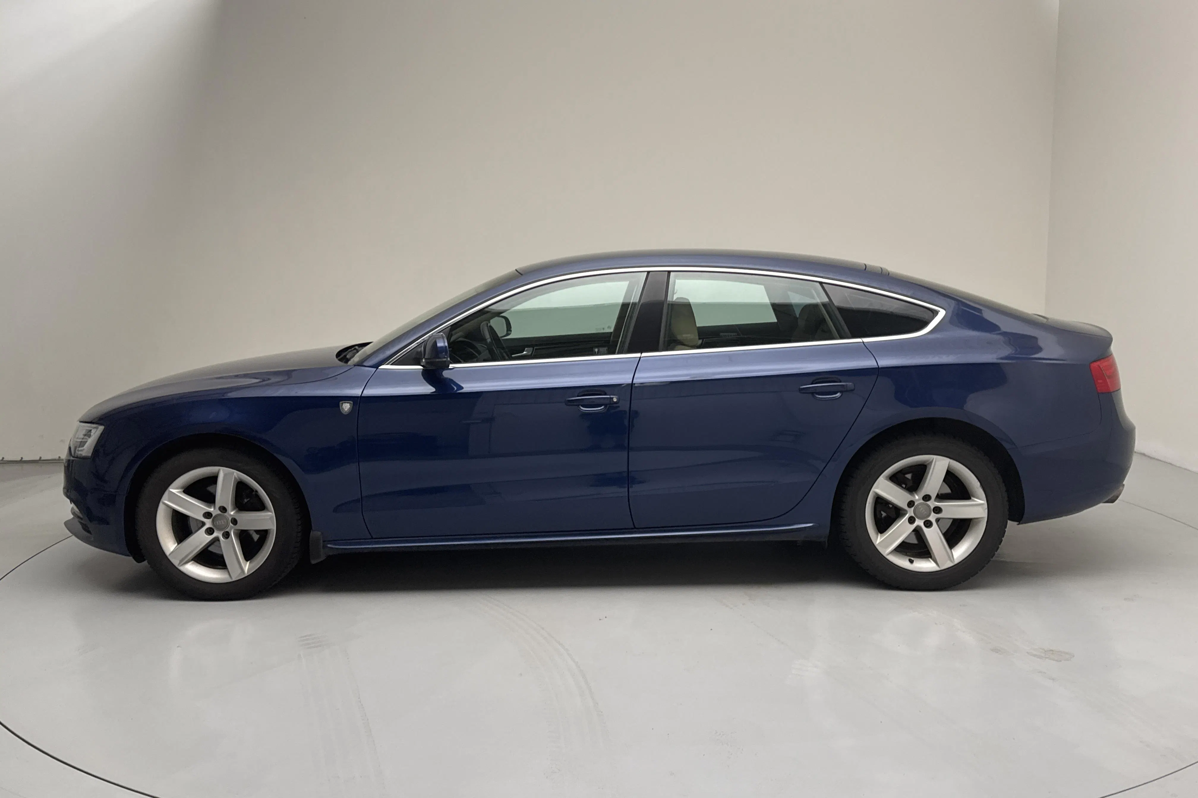 Presentation photo 2 of 12: Audi A5 1.8 TFSI Sportback (170hk) - 181 580 km - Automatic - blue - 2013