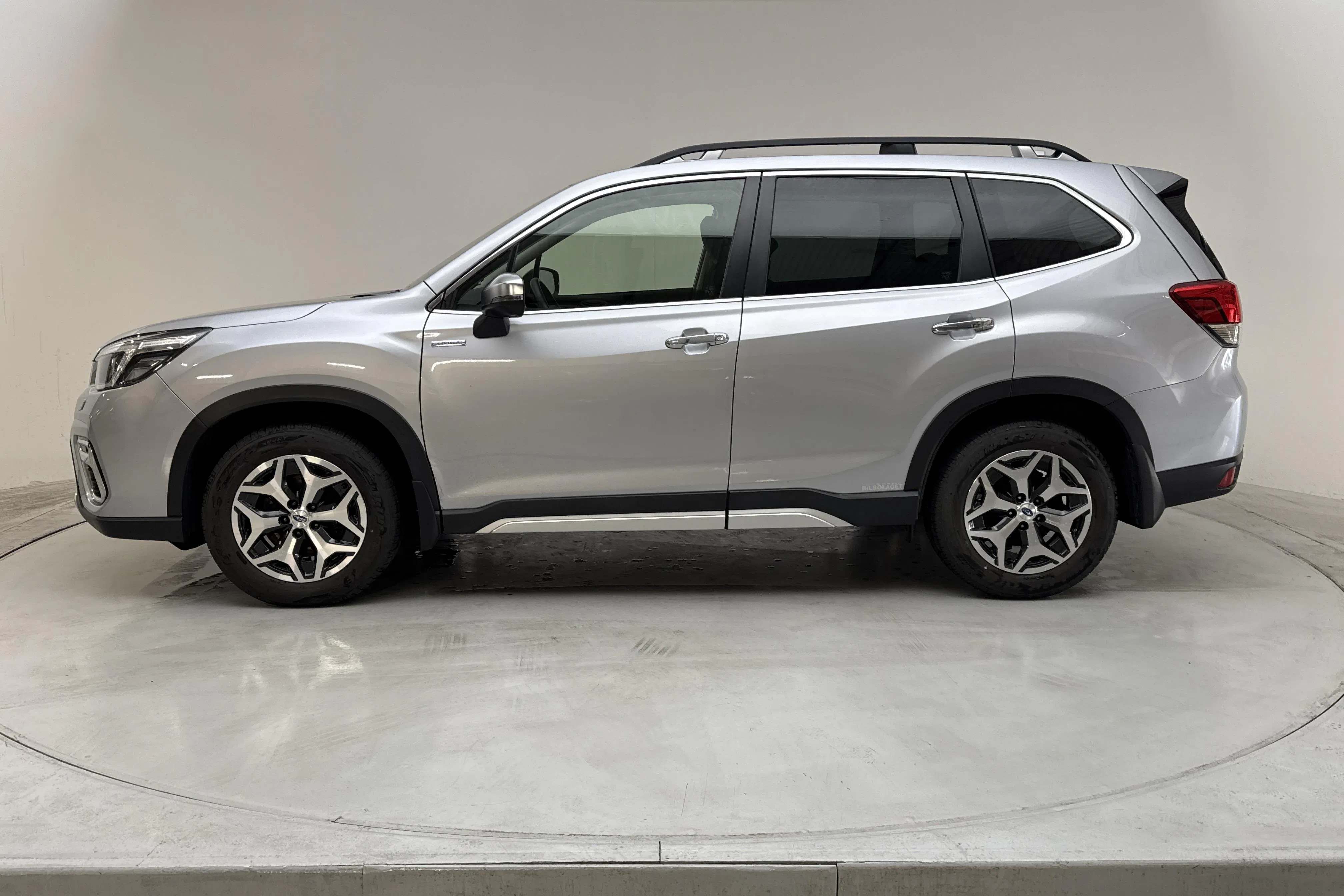 Presentation photo 2 of 13: Subaru Forester e-Boxer 2.0i AWD (150hk) - 61 320 km - Automatic - silver - 2020
