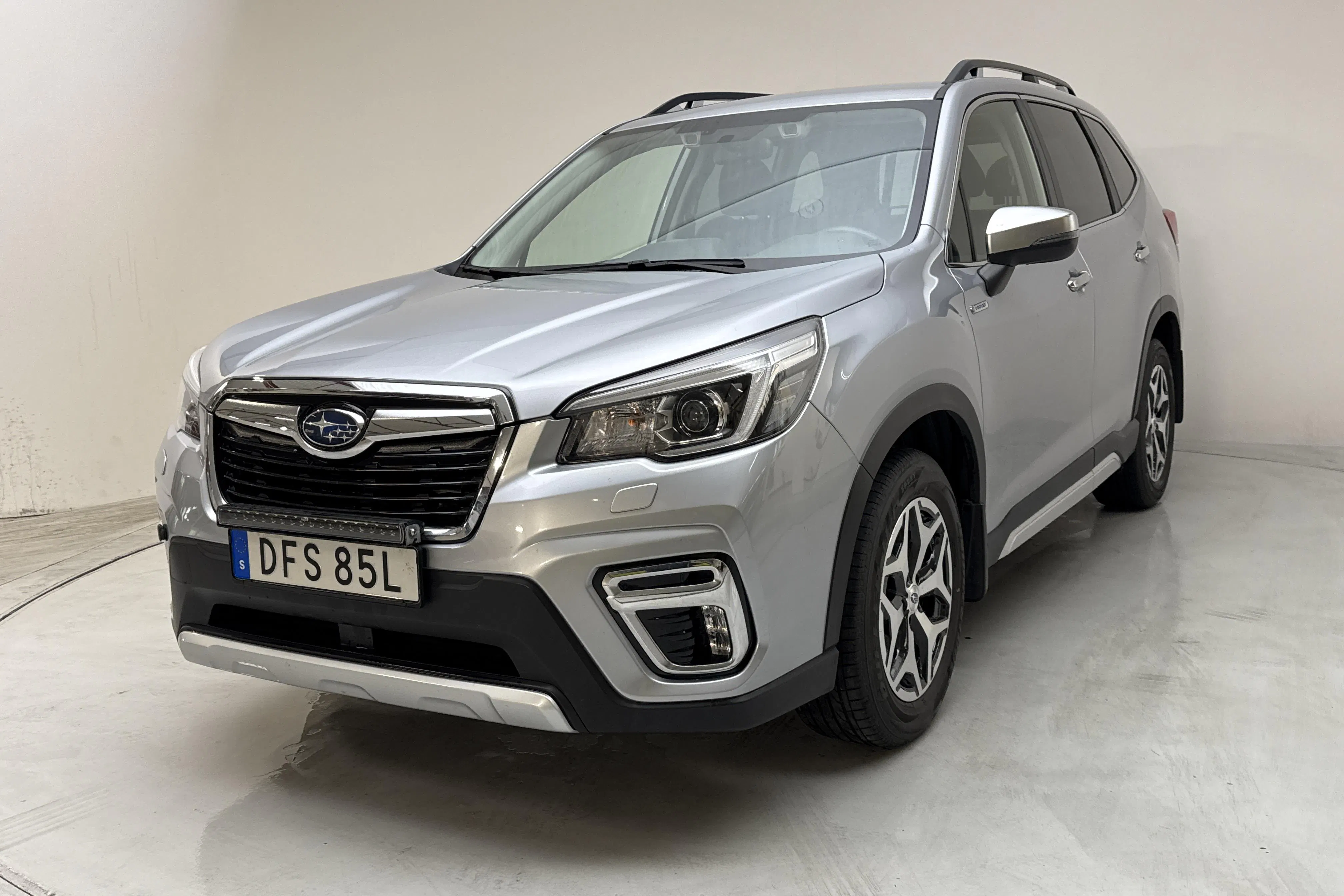 Presentation photo 1 of 13: Subaru Forester e-Boxer 2.0i AWD (150hk) - 61 320 km - Automatic - silver - 2020