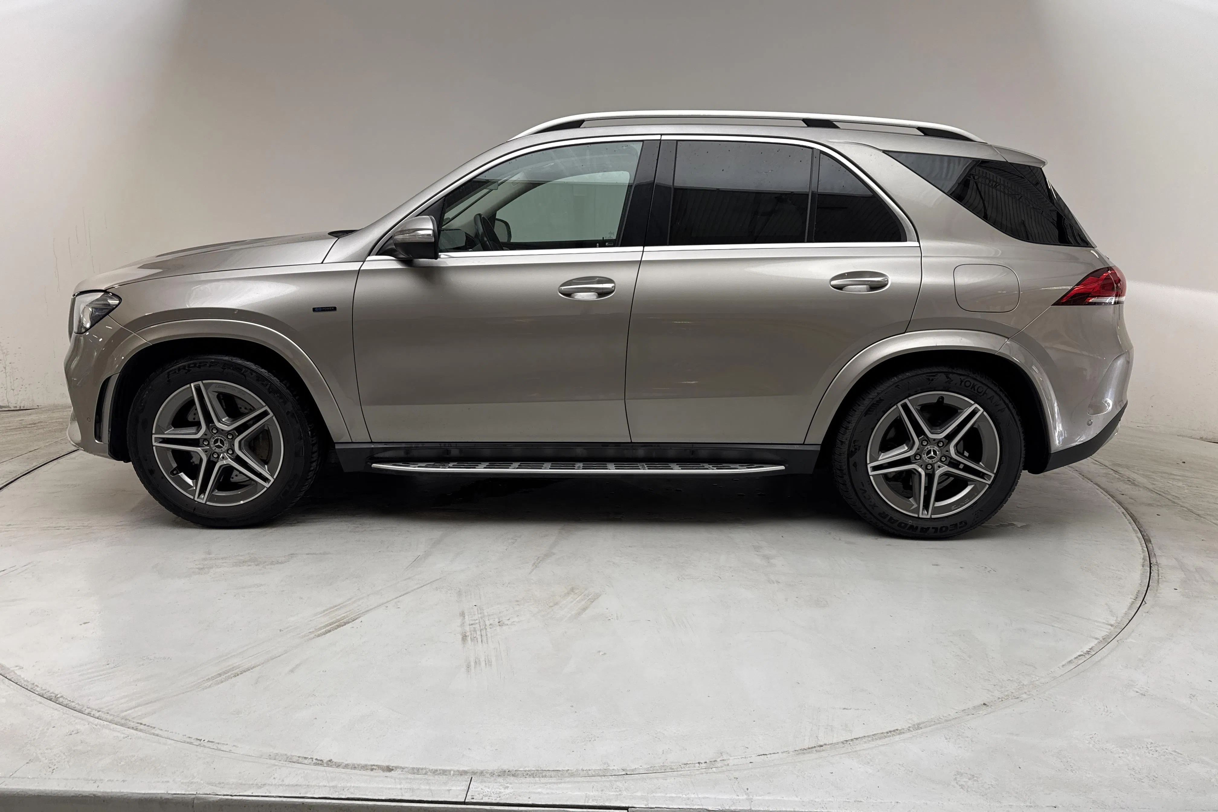 Presentationsfoto 2 av 19: Mercedes GLE 350 de 4MATIC V167 (306hk) - 17 438 mil - Automat - silver - 2021