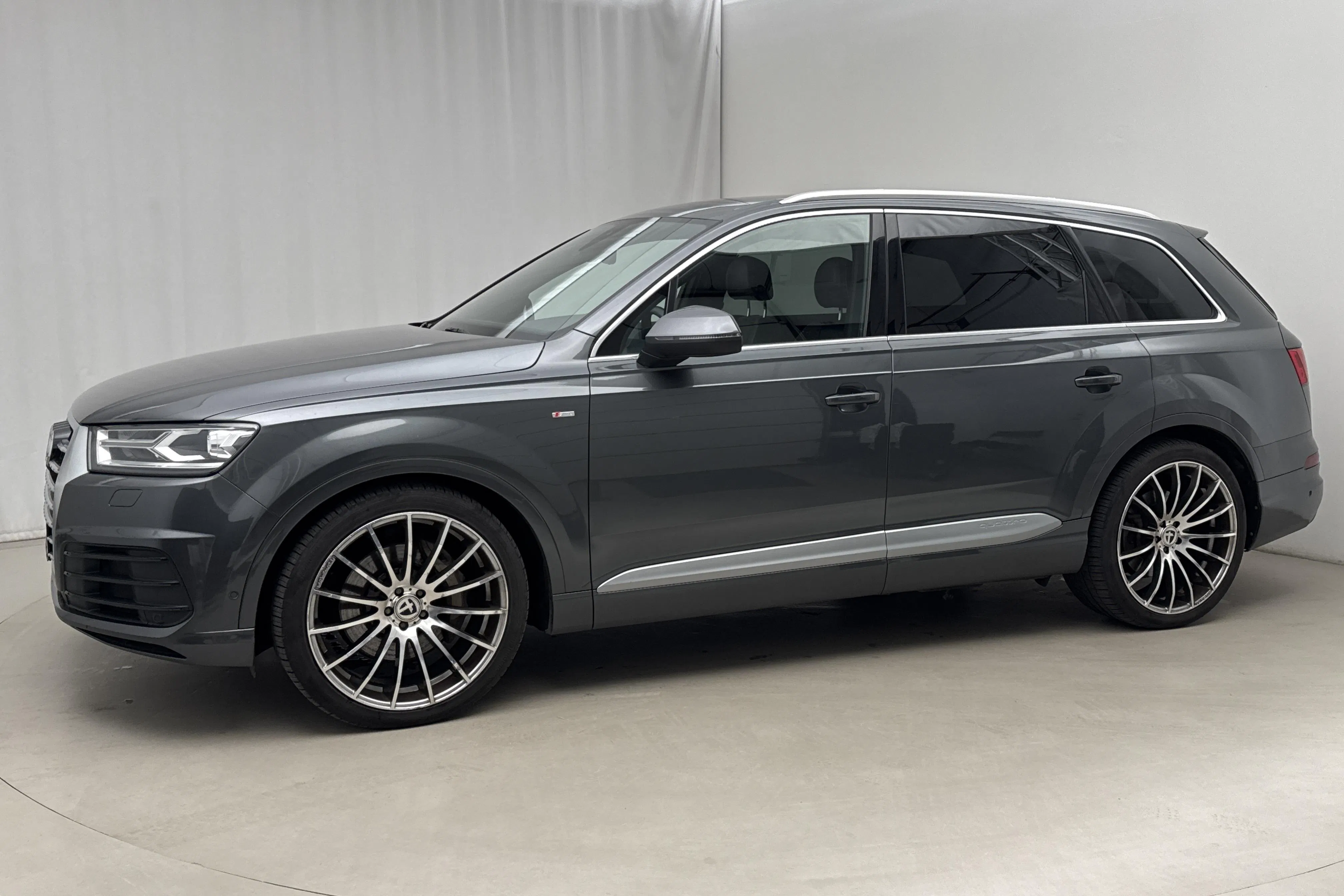 Presentation photo 2 of 26: Audi Q7 3.0 TDI quattro (272hk) - 153 900 km - Automatic - gray - 2016