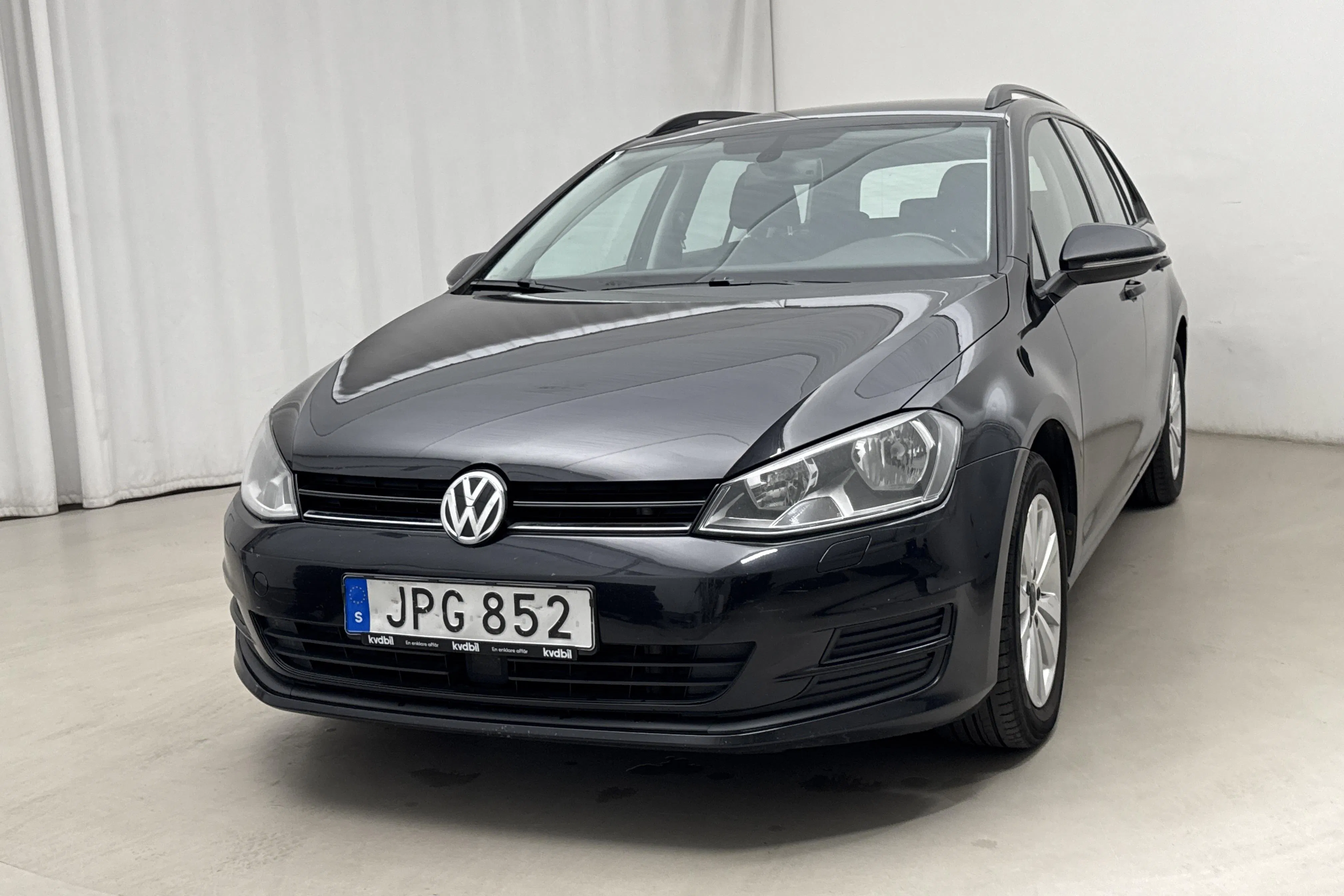 Presentation photo 1 of 15: VW Golf VII 1.6 TDI BlueMotion Technology Sportscombi (105hk) - 190 770 km - Automatic - black - 2015