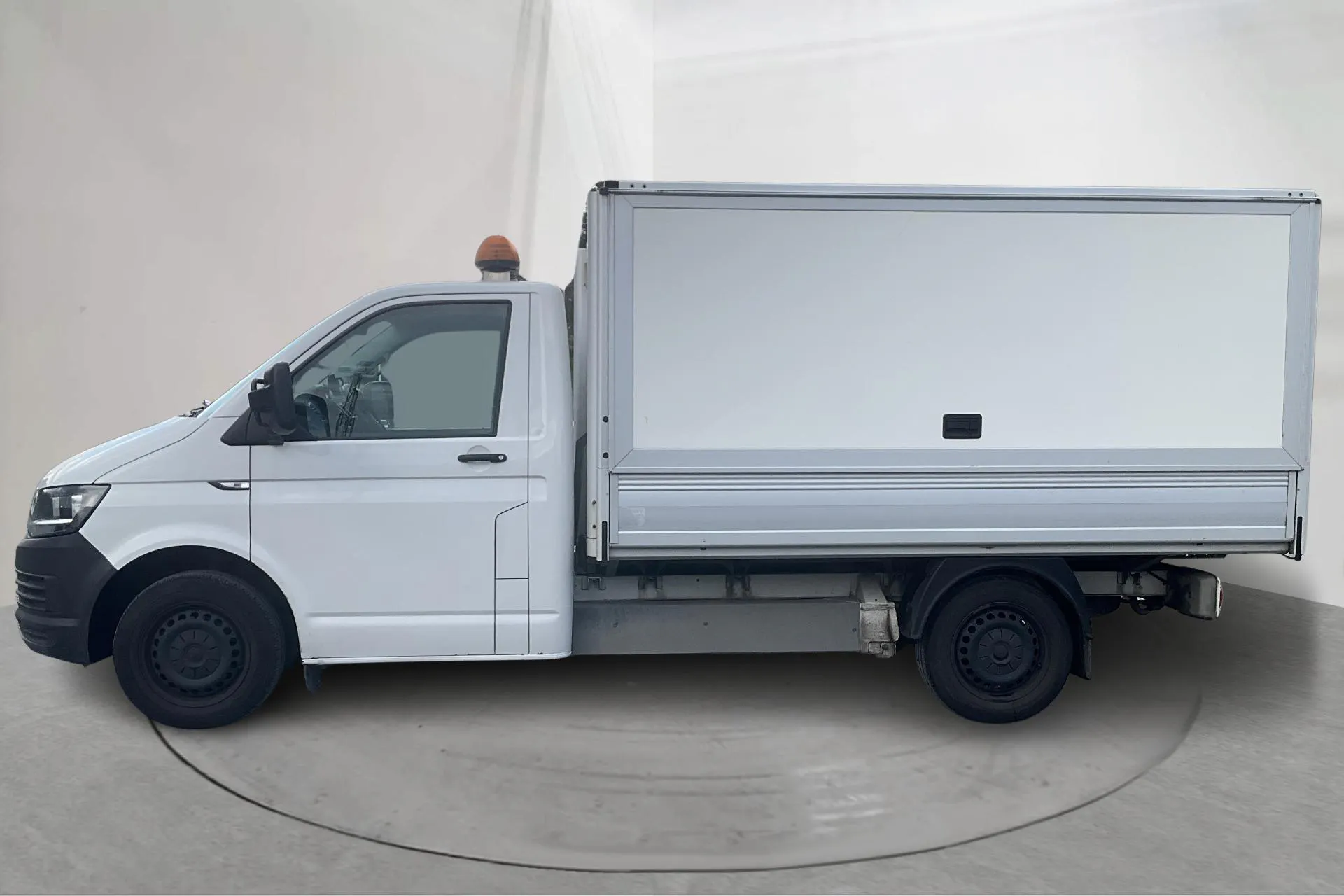 Presentation photo 2 of 15: VW Transporter T6 2.0 TDI BMT (102hk) - 199 920 km - Manual - white - 2016