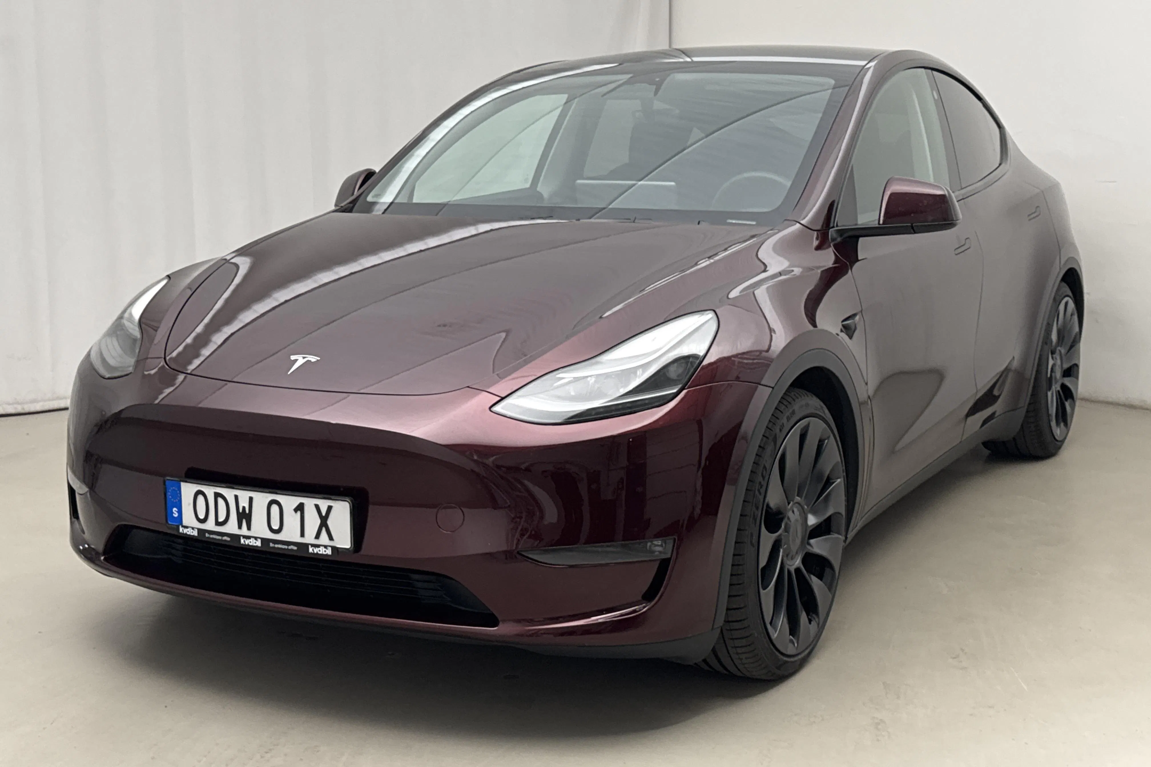 Presentation photo 1 of 22: Tesla Model Y Performance Dual Motor AWD - 39 430 km - Automatic - red - 2024