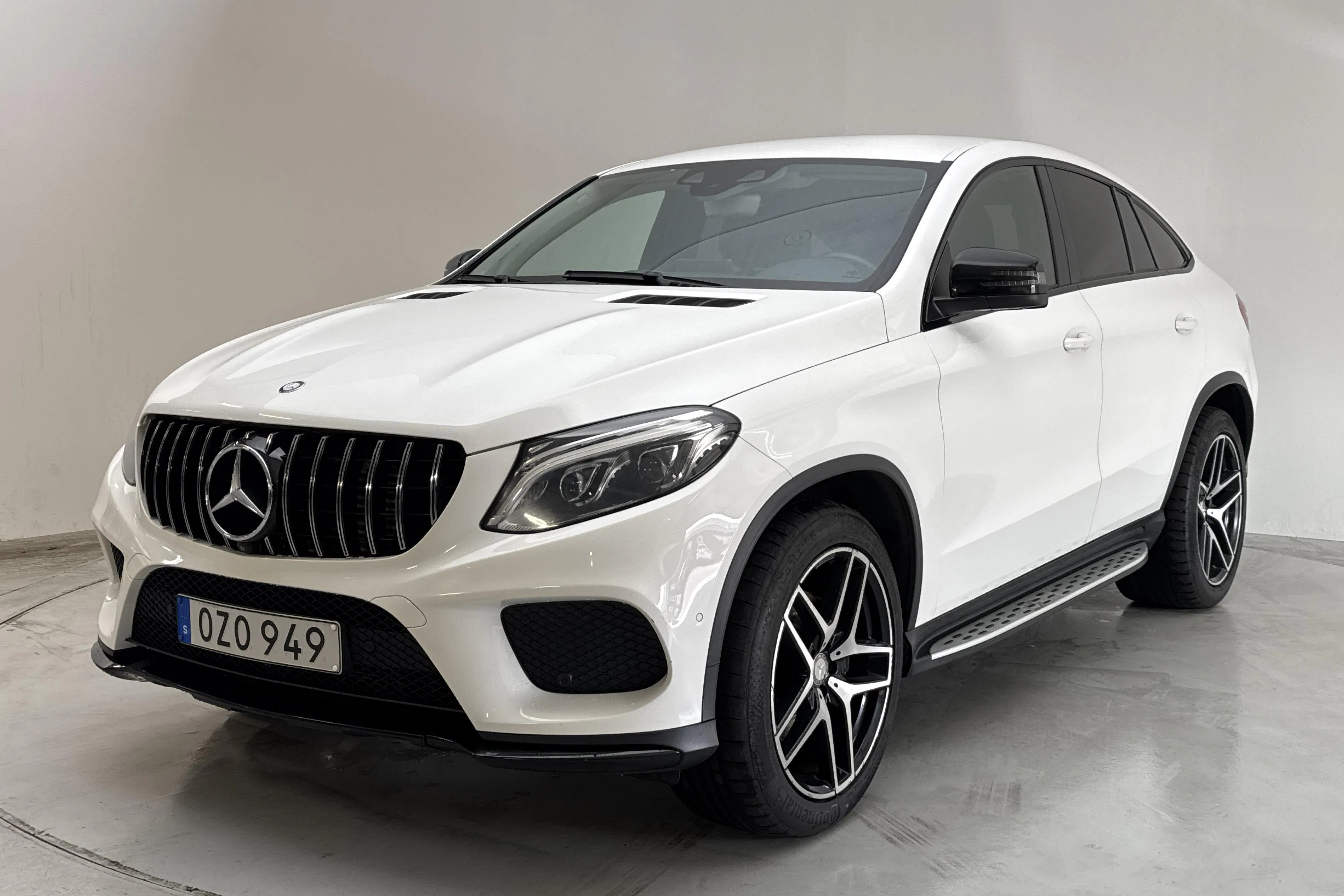 Presentation photo 1 of 15: Mercedes GLE 350 d 4MATIC Coupé C292 (258hk) - 166 500 km - Automatic - white - 2016