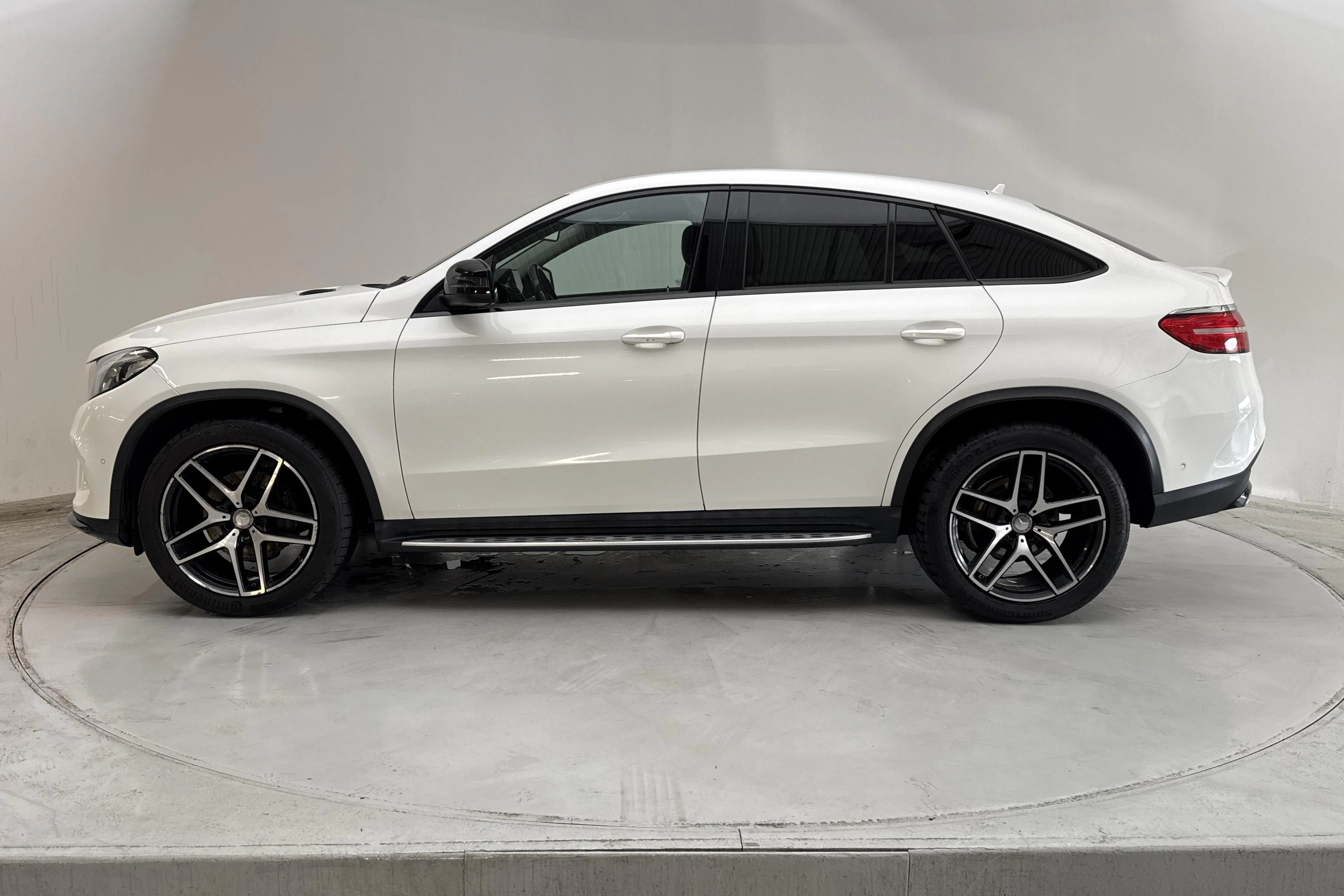 Presentation photo 2 of 15: Mercedes GLE 350 d 4MATIC Coupé C292 (258hk) - 166 500 km - Automatic - white - 2016