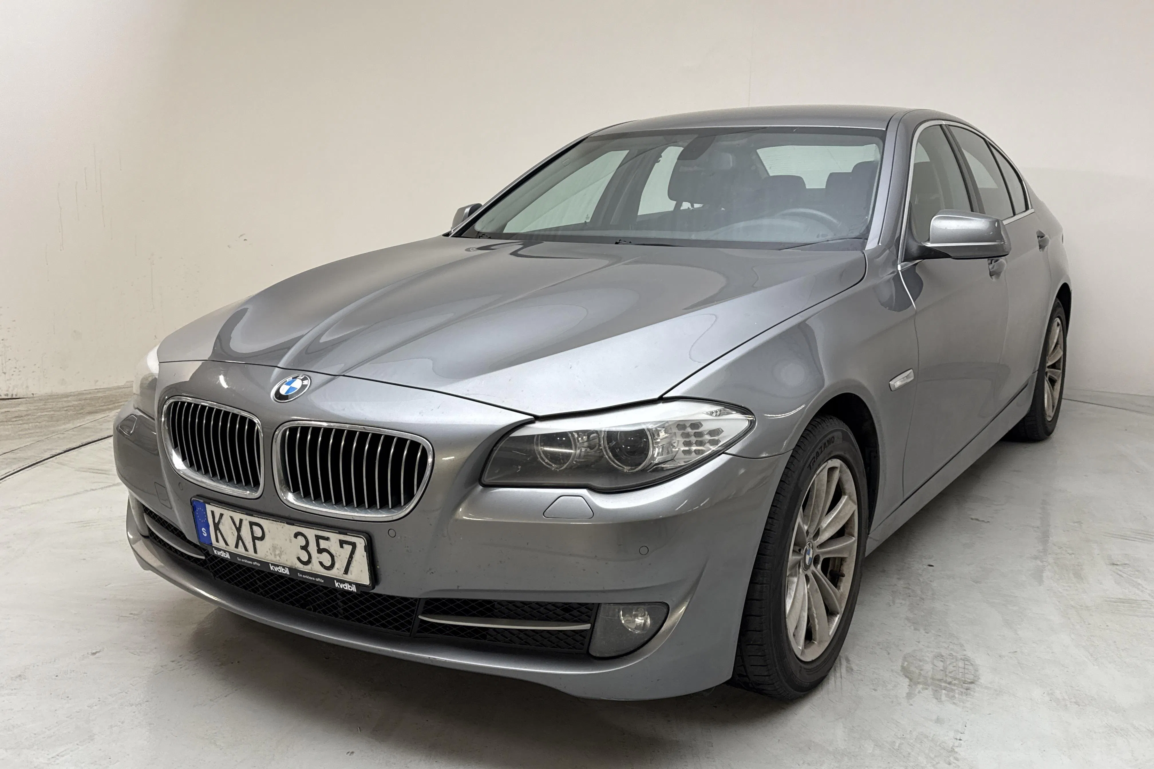 Presentation photo 1 of 13: BMW 523i Sedan, F10 (204hk) - 171 940 km - Manual - gray - 2010