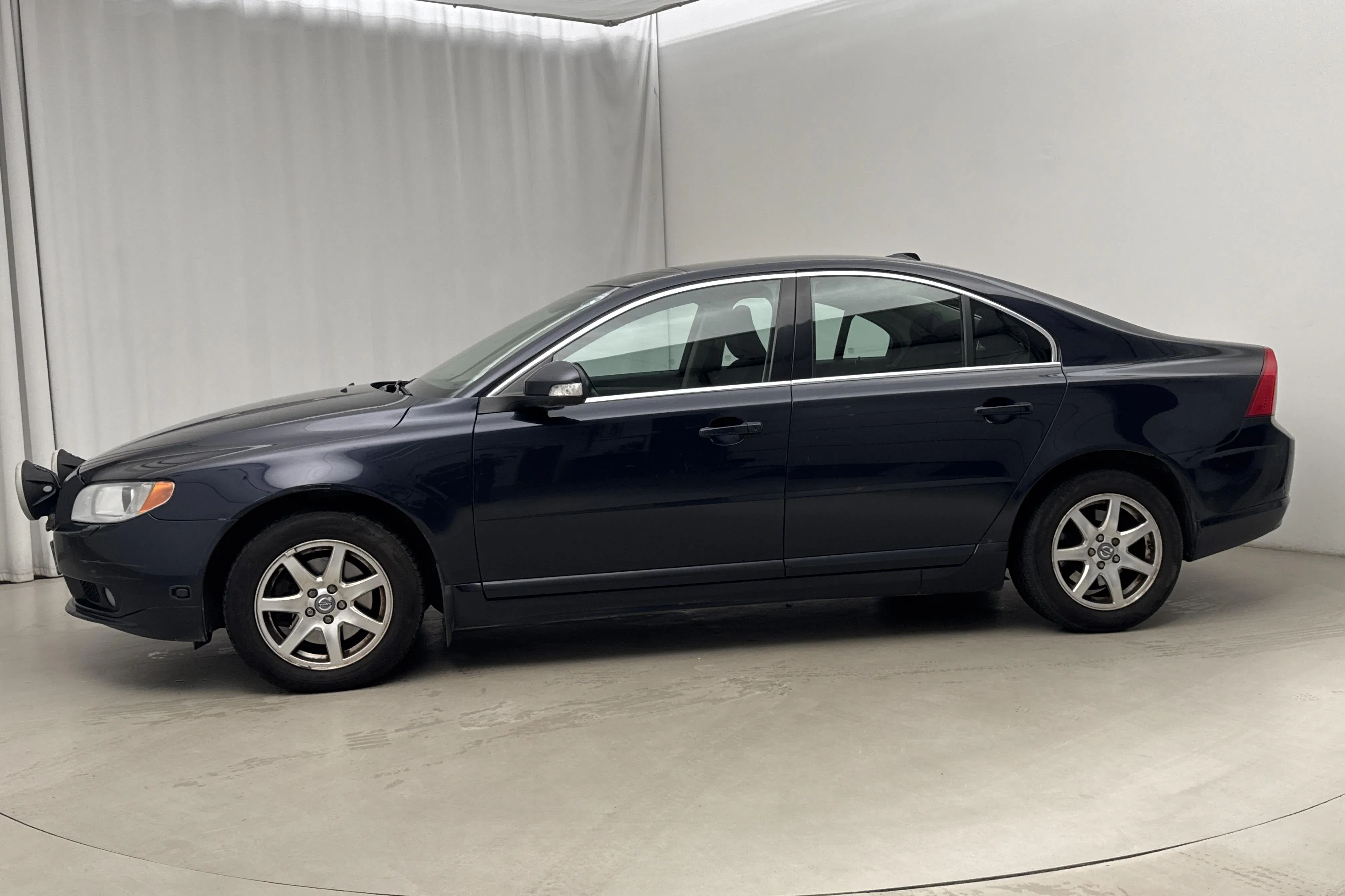 Presentation photo 2 of 14: Volvo S80 2.5T (200hk) - 255 340 km - Automatic - dark blue - 2007