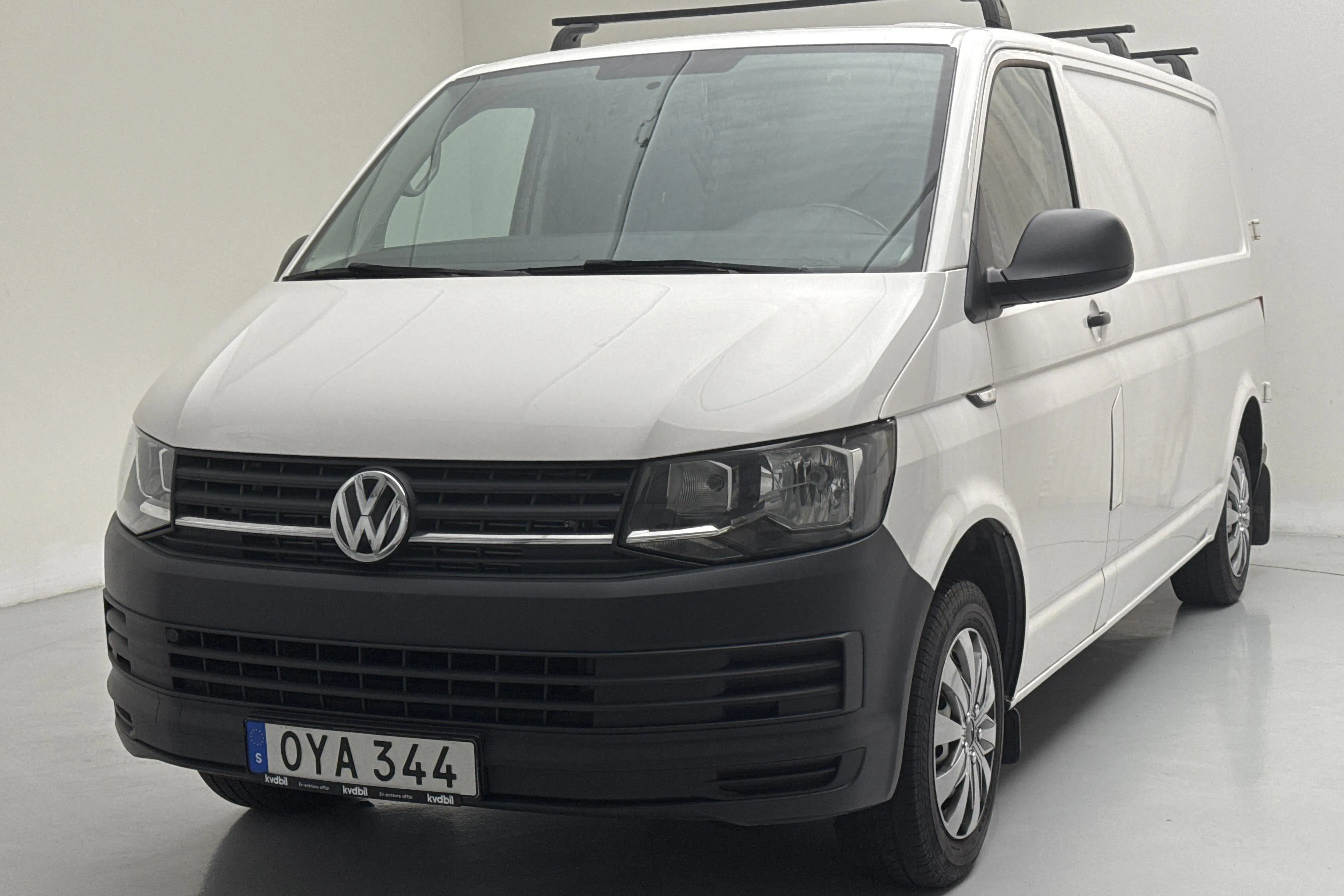 Presentation photo 1 of 13: VW Transporter T6 2.0 TDI BMT Skåp (102hk) - 129 650 km - Manual - white - 2016