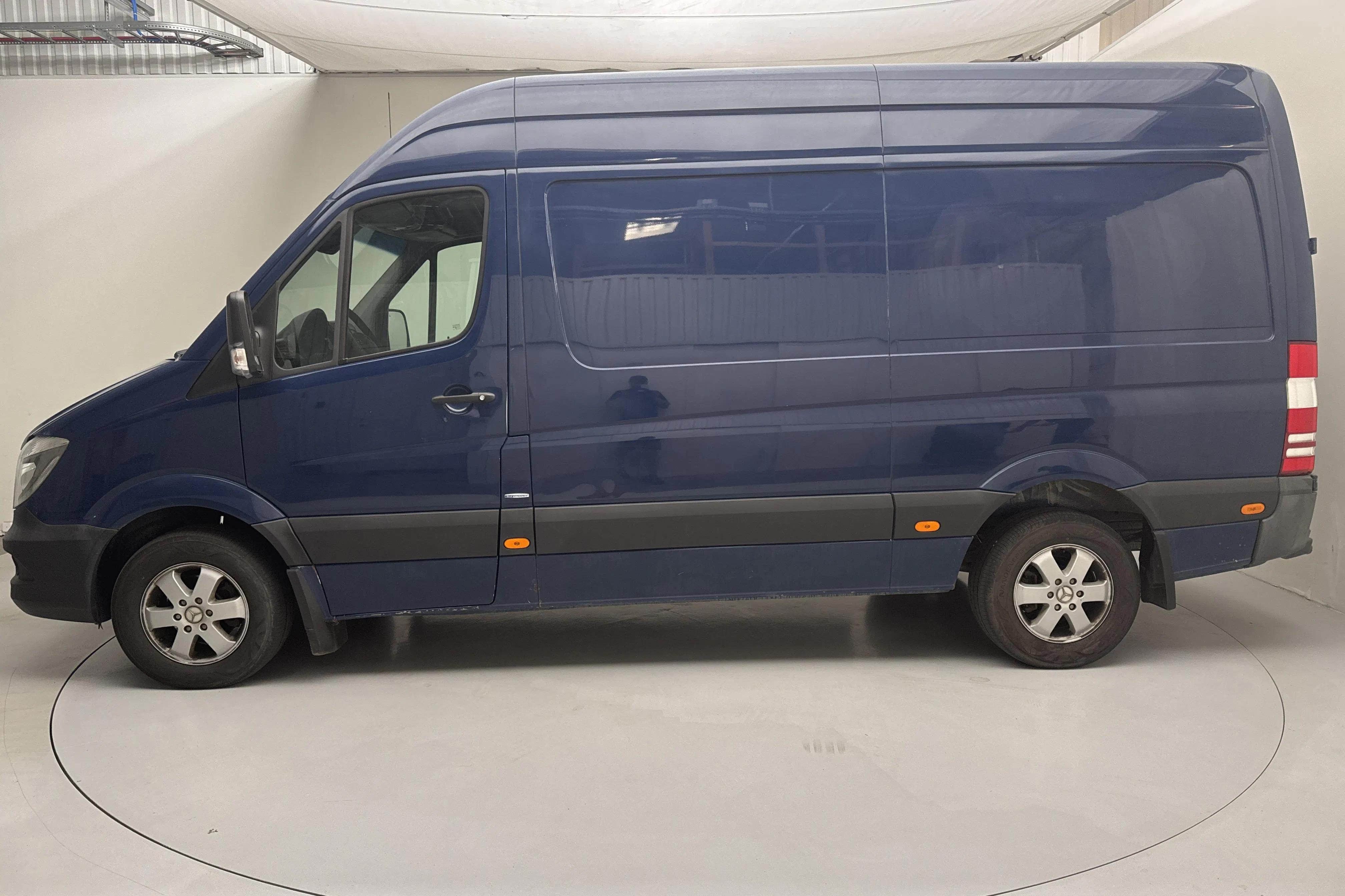 Presentation photo 2 of 16: Mercedes Sprinter 319 CDI (190hk) - 155 450 km - Automatic - dark blue - 2014