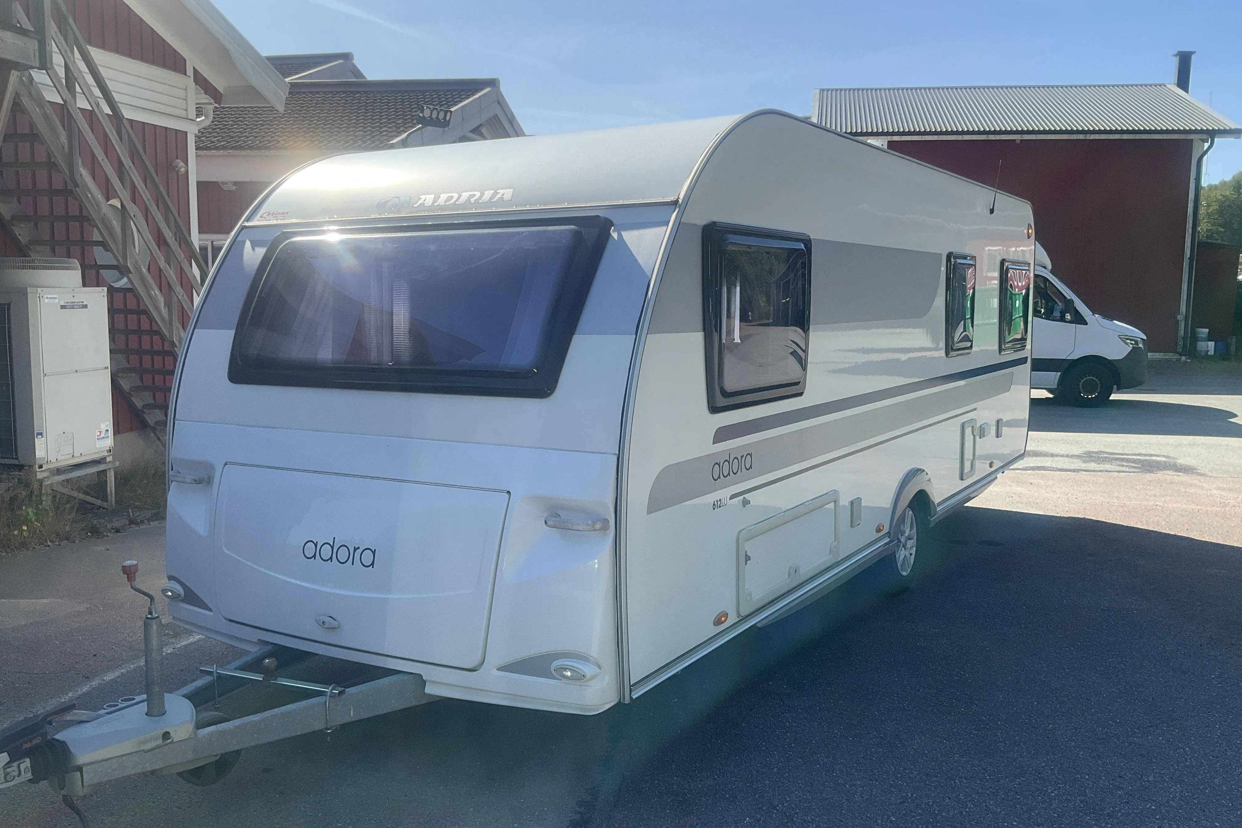 Presentation photo 1 of 38: ADRIA Adora 612 LU Husvagn med förtält - 0 km - 2013