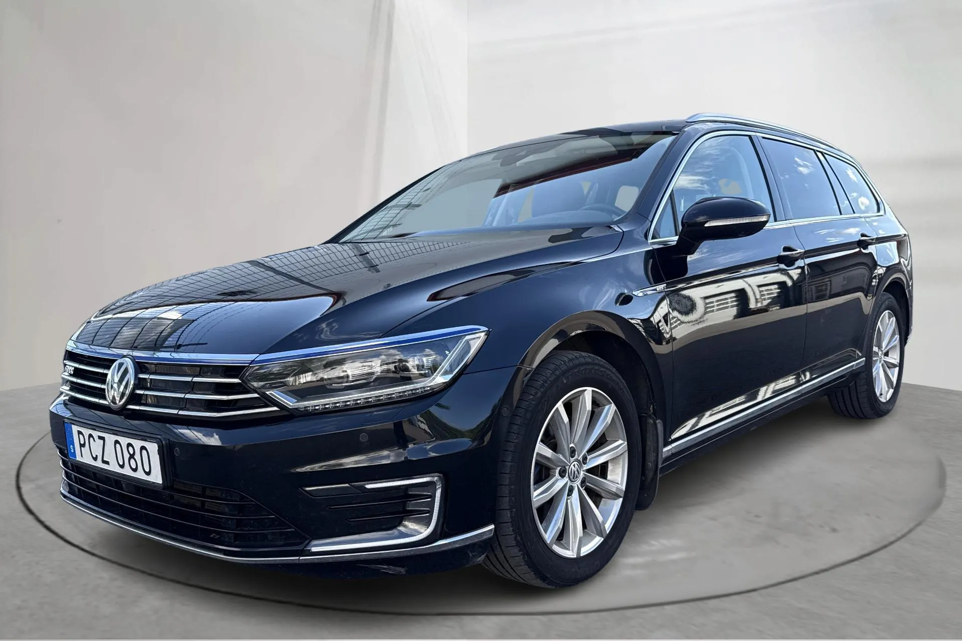 Presentation photo 1 of 20: VW Passat 1.4 Plug-in-Hybrid Sportscombi (218hk) - 97 910 km - Automatic - black - 2017