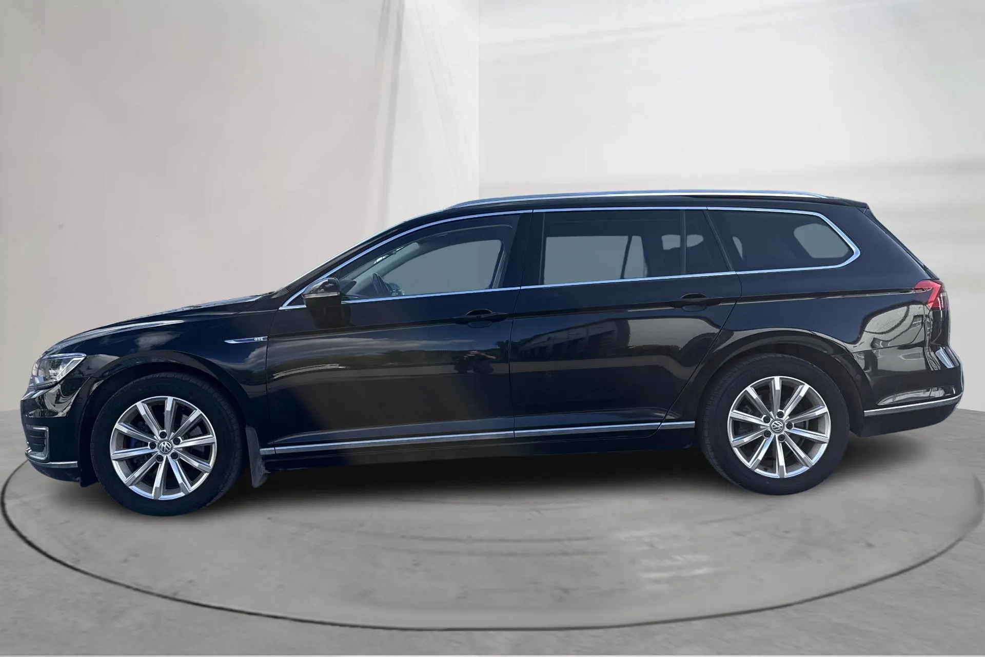 Presentation photo 2 of 20: VW Passat 1.4 Plug-in-Hybrid Sportscombi (218hk) - 97 910 km - Automatic - black - 2017