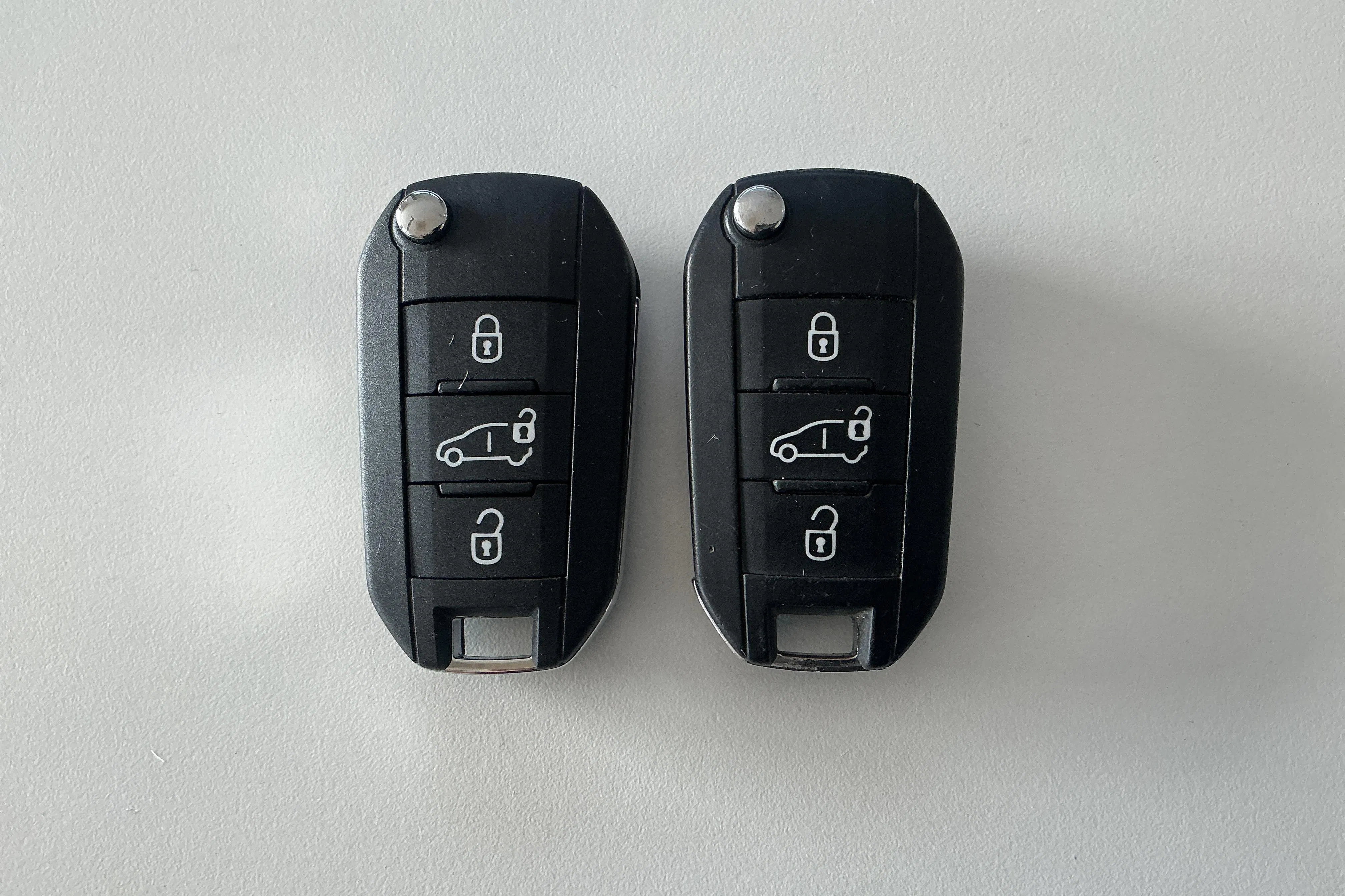 Presentationsfoto 22 av 22: Peugeot e-Partner 50kWh (136hk) - 3 357 mil - Automat - grå - 2023