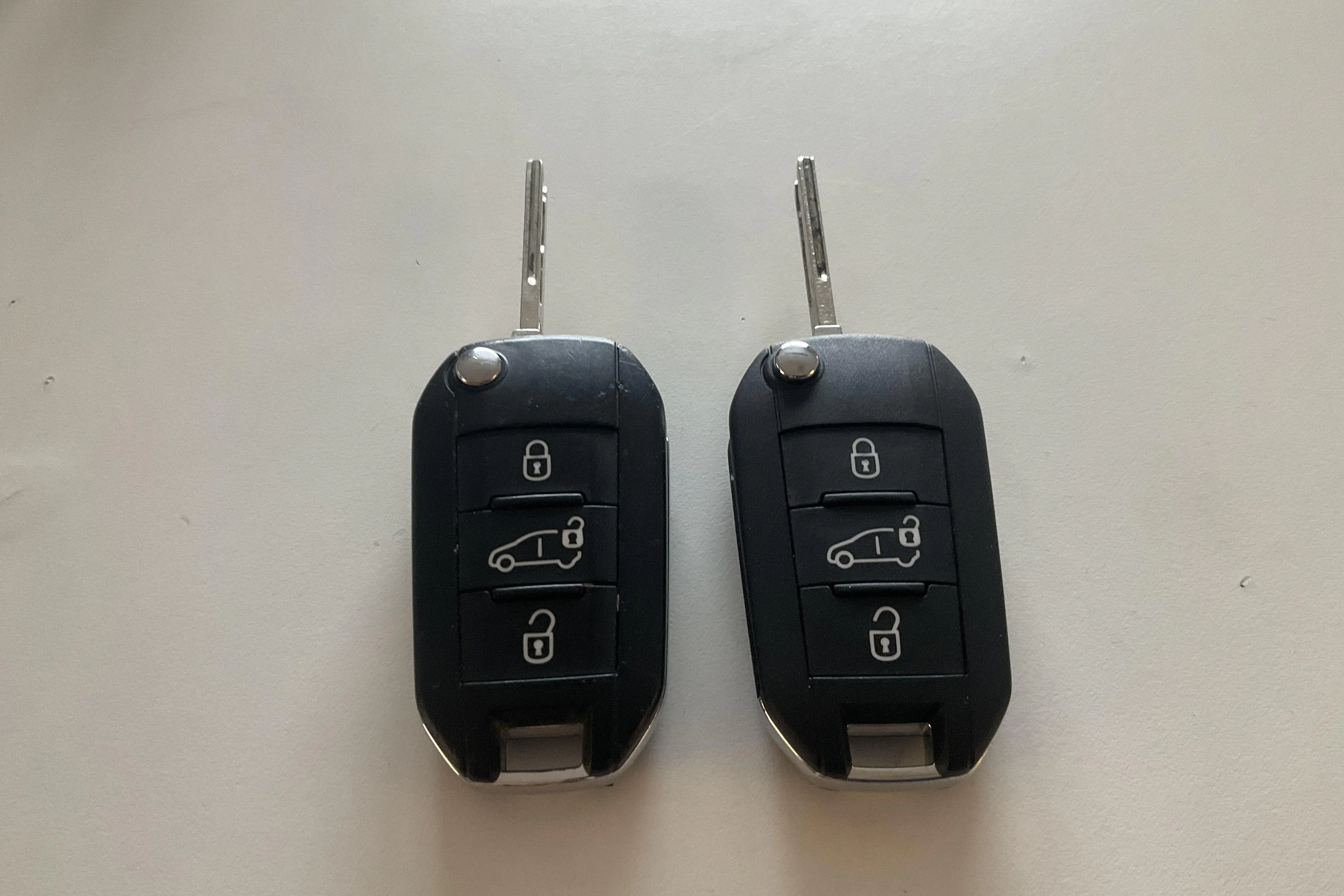 Presentationsfoto 19 av 19: Peugeot e-Expert Skåp 50kWh (136hk) - 7 916 mil - Automat - svart - 2023