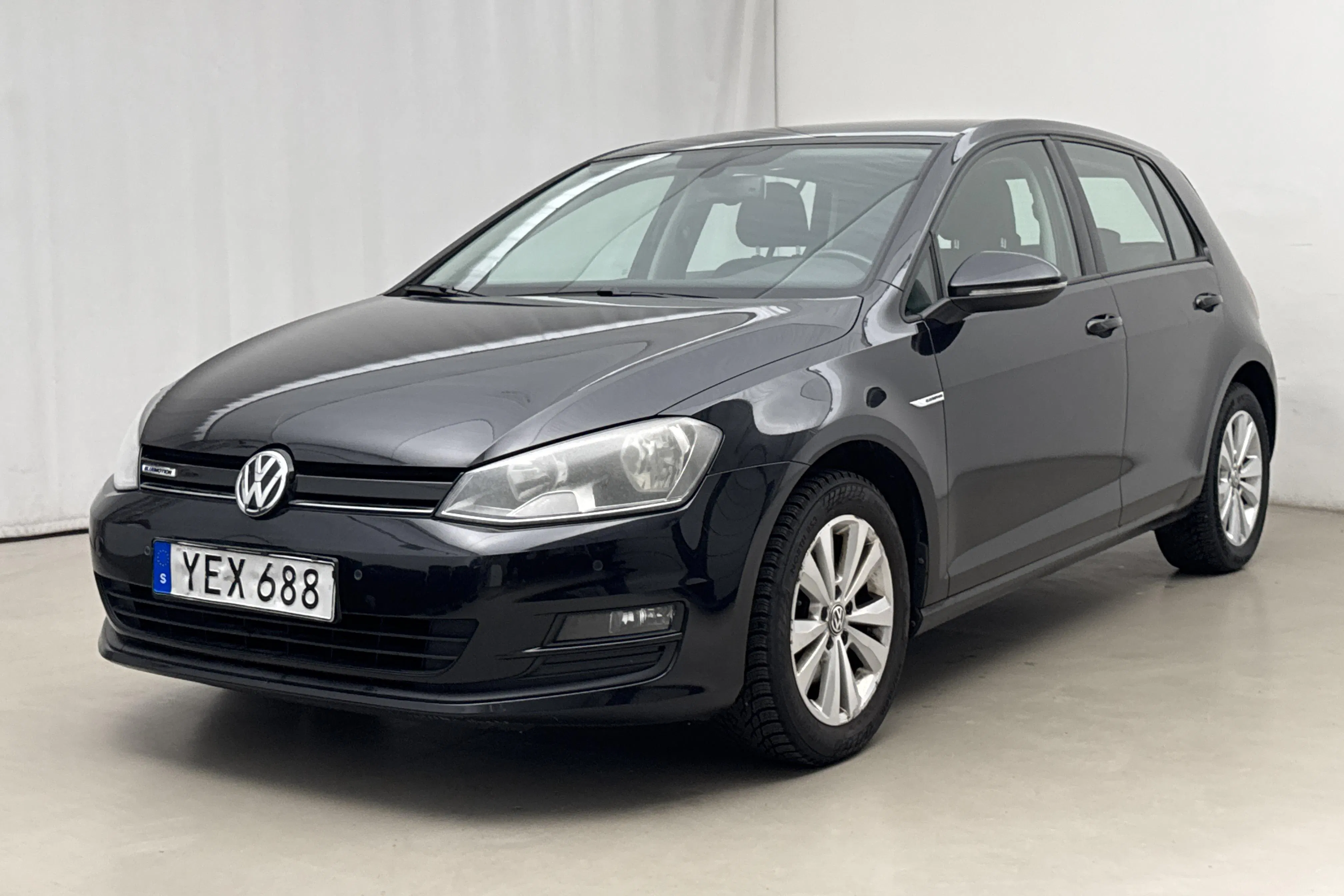 Presentationsfoto 1 av 15: VW Golf VII 1.4 TGI 5dr (110hk) - 11 262 mil - Manuell - svart - 2015