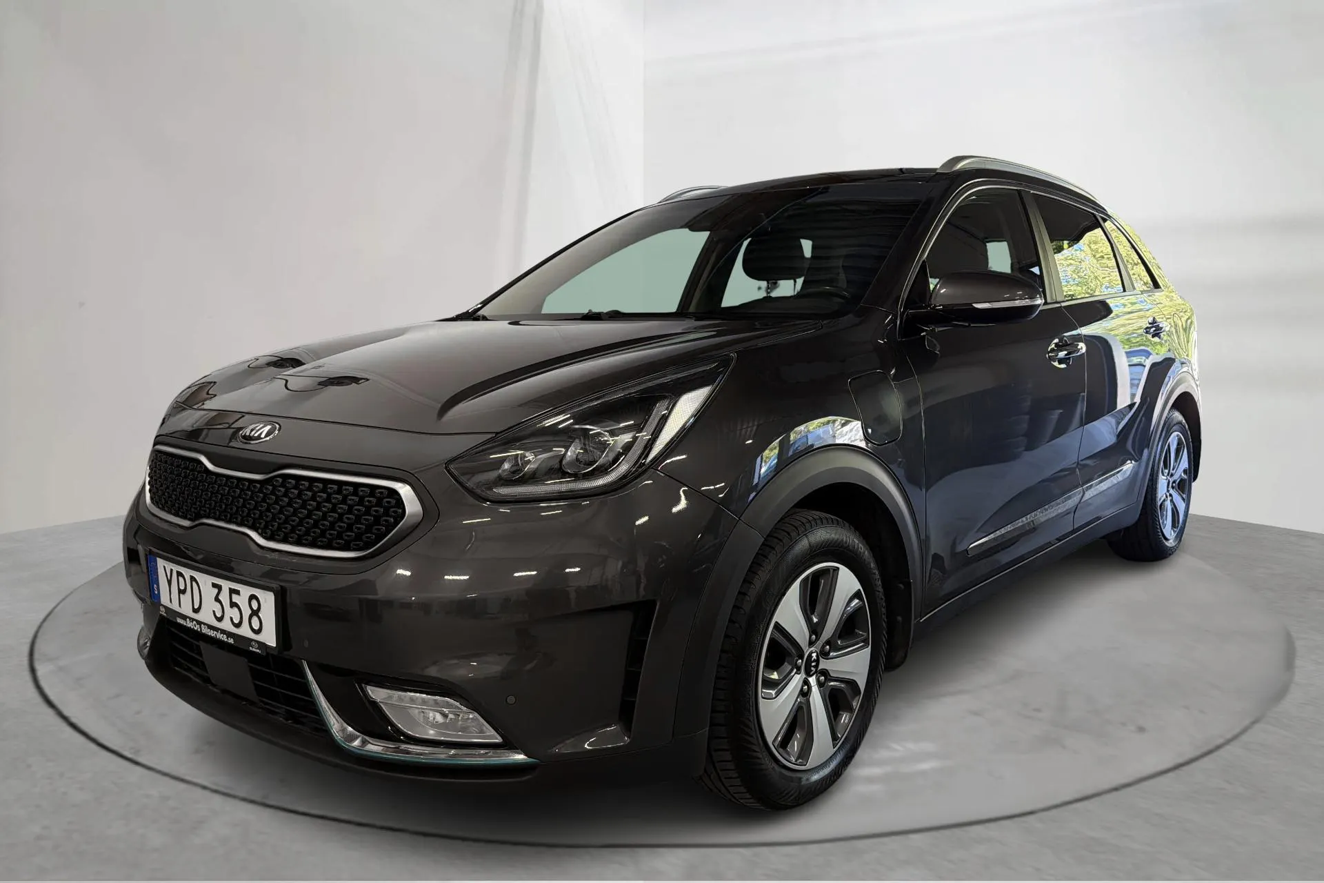 Presentation photo 1 of 16: KIA Niro Plug-in Hybrid 1.6 (141hk) - 161 630 km - Automatic - gray - 2018