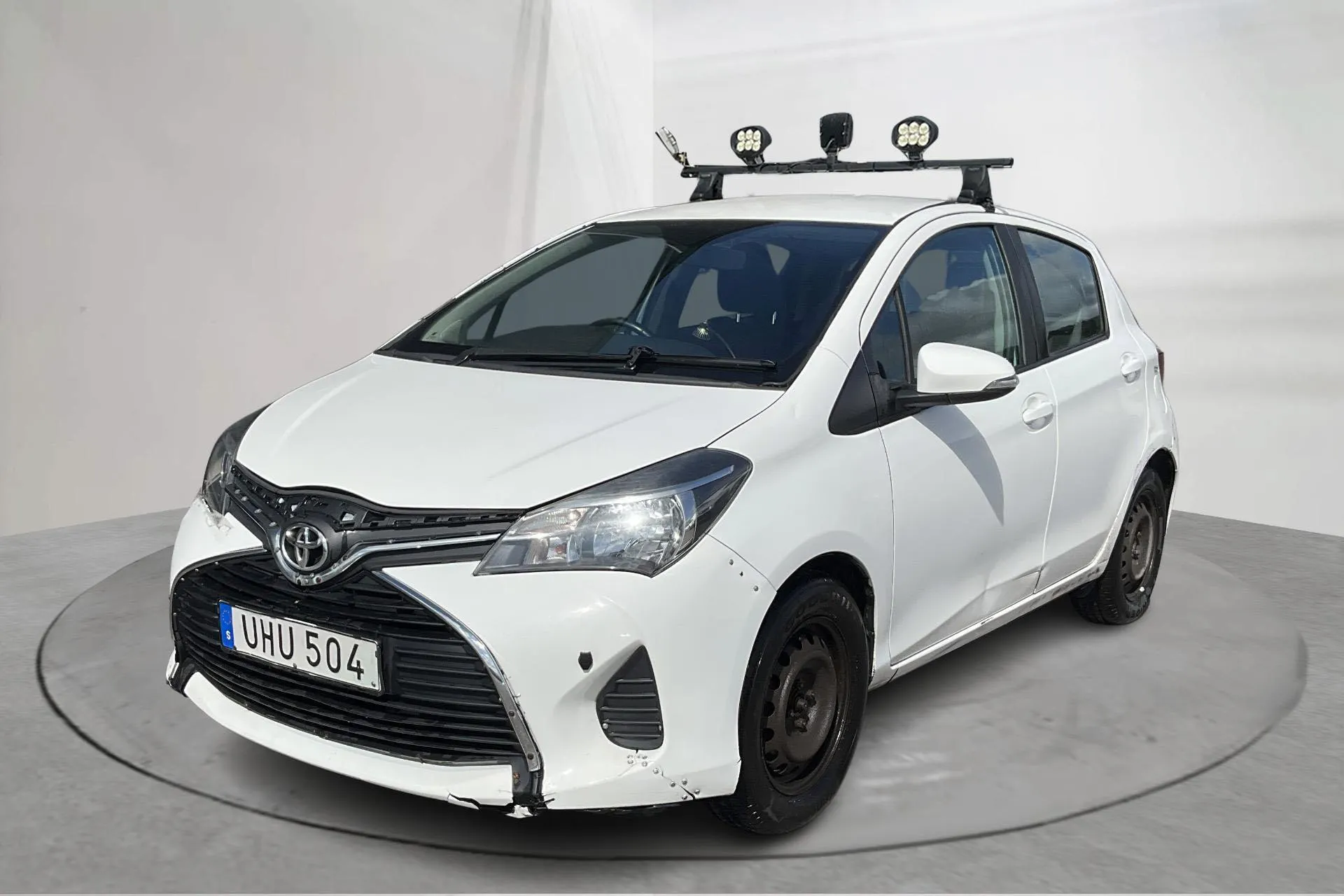 Presentationsfoto 1 av 13: Toyota Yaris 1.33 5dr (100hk) - 15 892 mil - Automat - vit - 2016