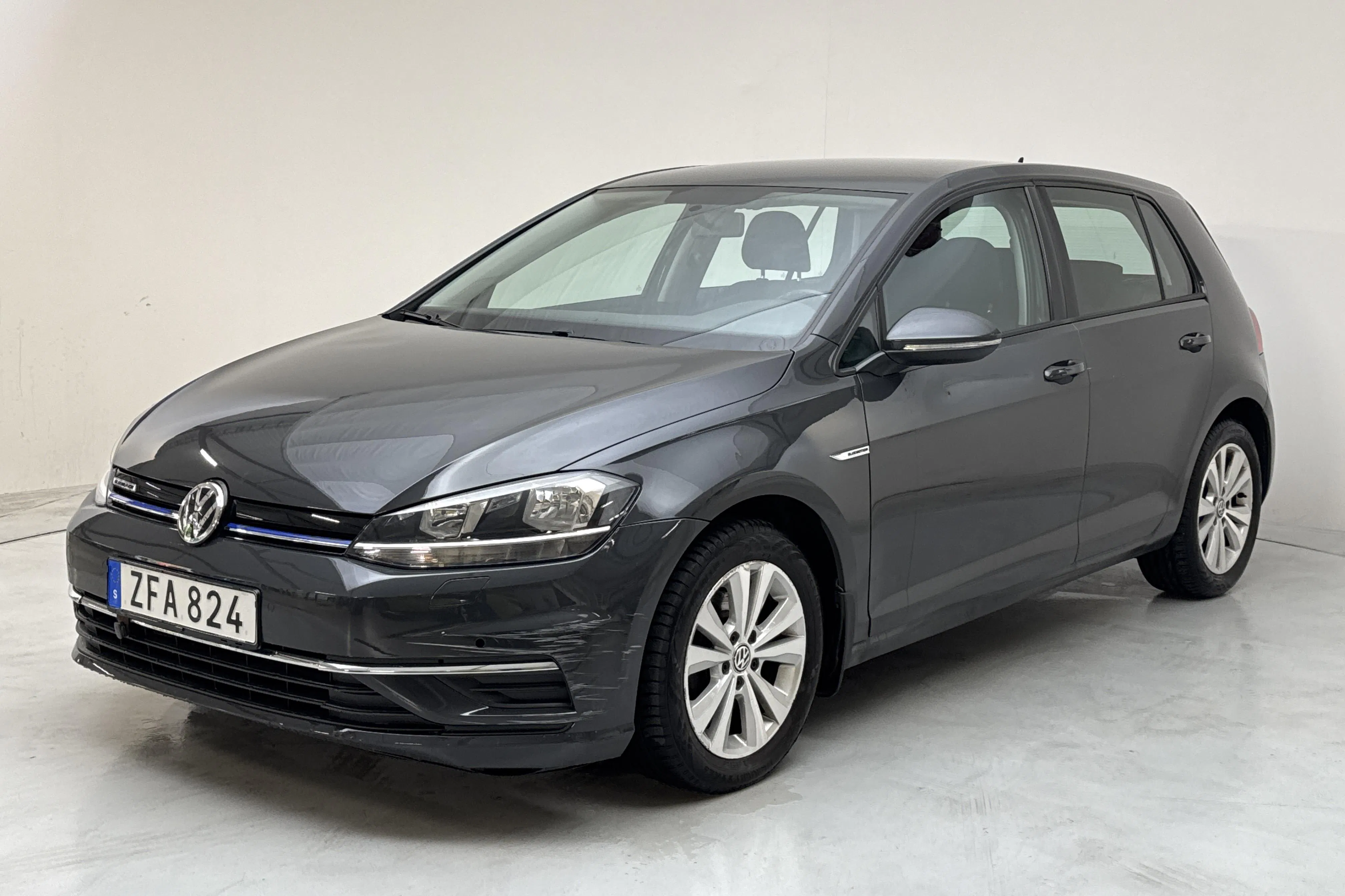 Presentation photo 1 of 13: VW Golf VII 1.4 TGI 5dr (110hk) - 15 152 Scandinavian mile - Automatic - dark grey - 2018