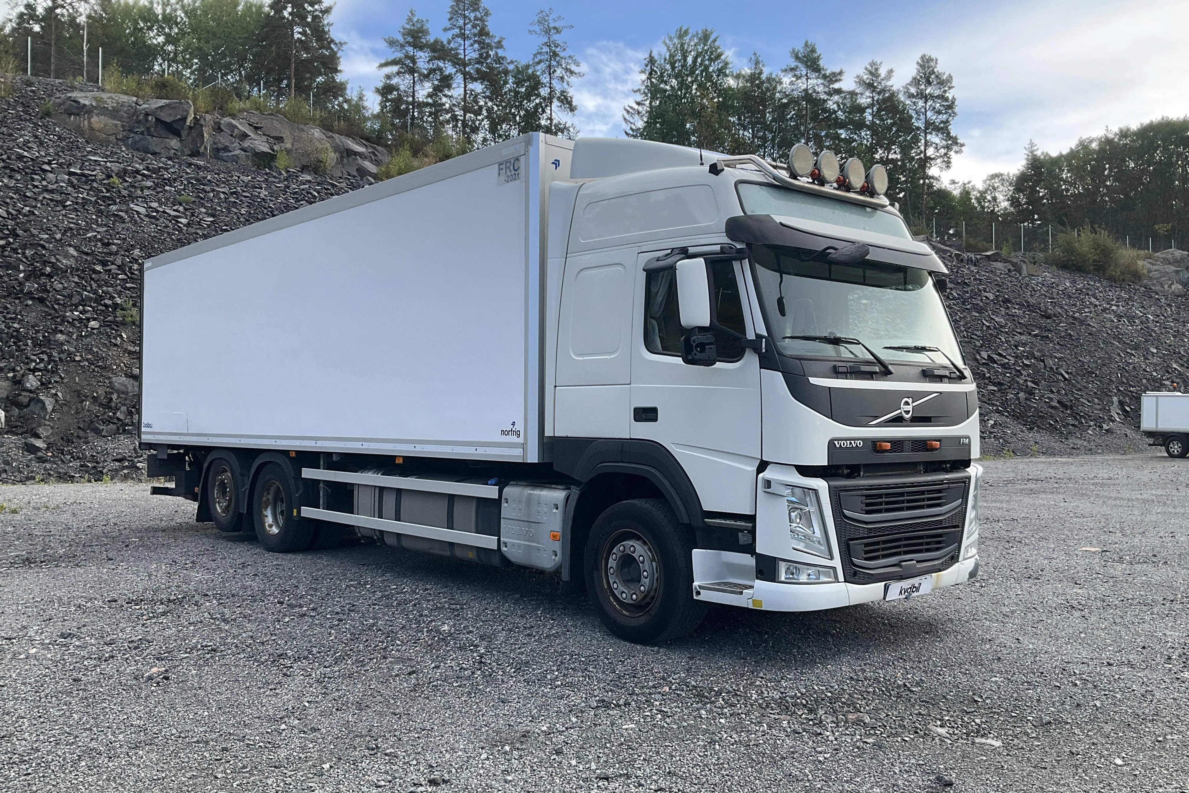Presentation photo 2 of 70: VOLVO FM 6x2 - 648 270 km - Automatic - white - 2015