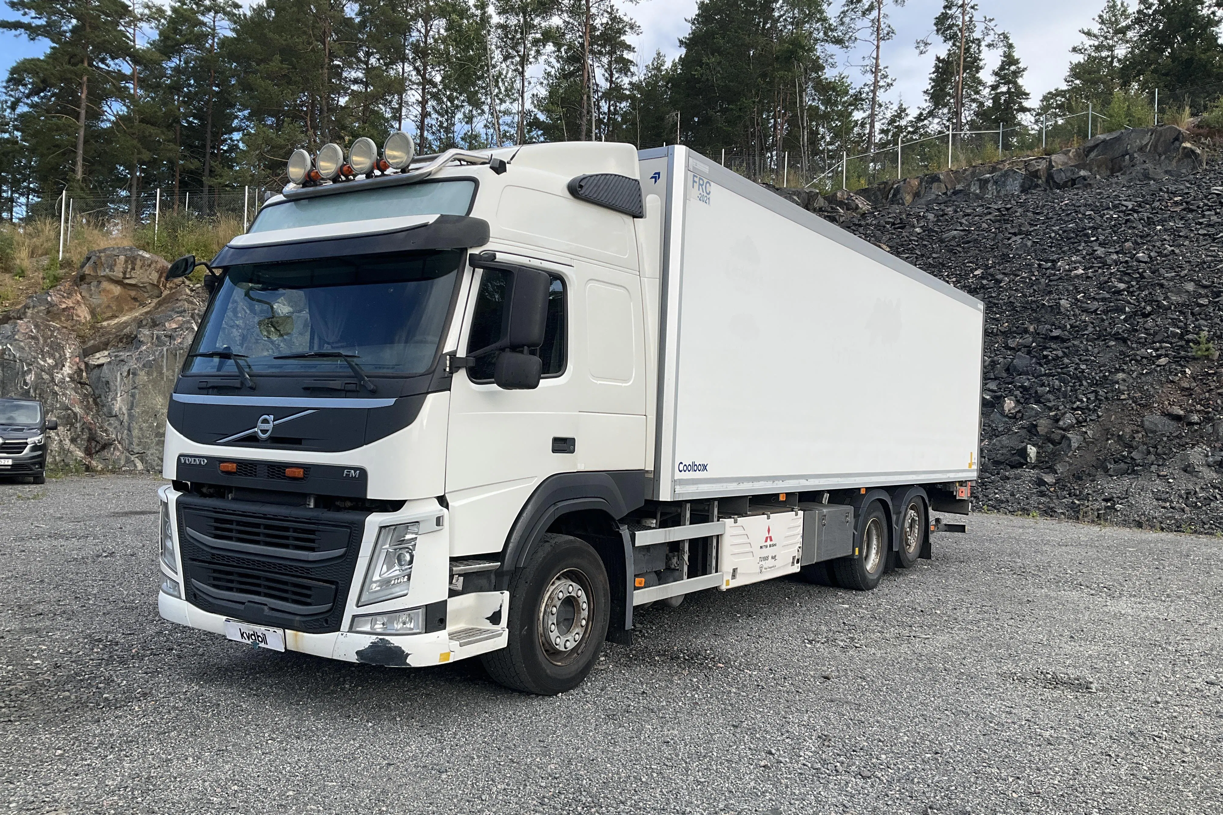 Presentation photo 1 of 70: VOLVO FM 6x2 - 648 270 km - Automatic - white - 2015