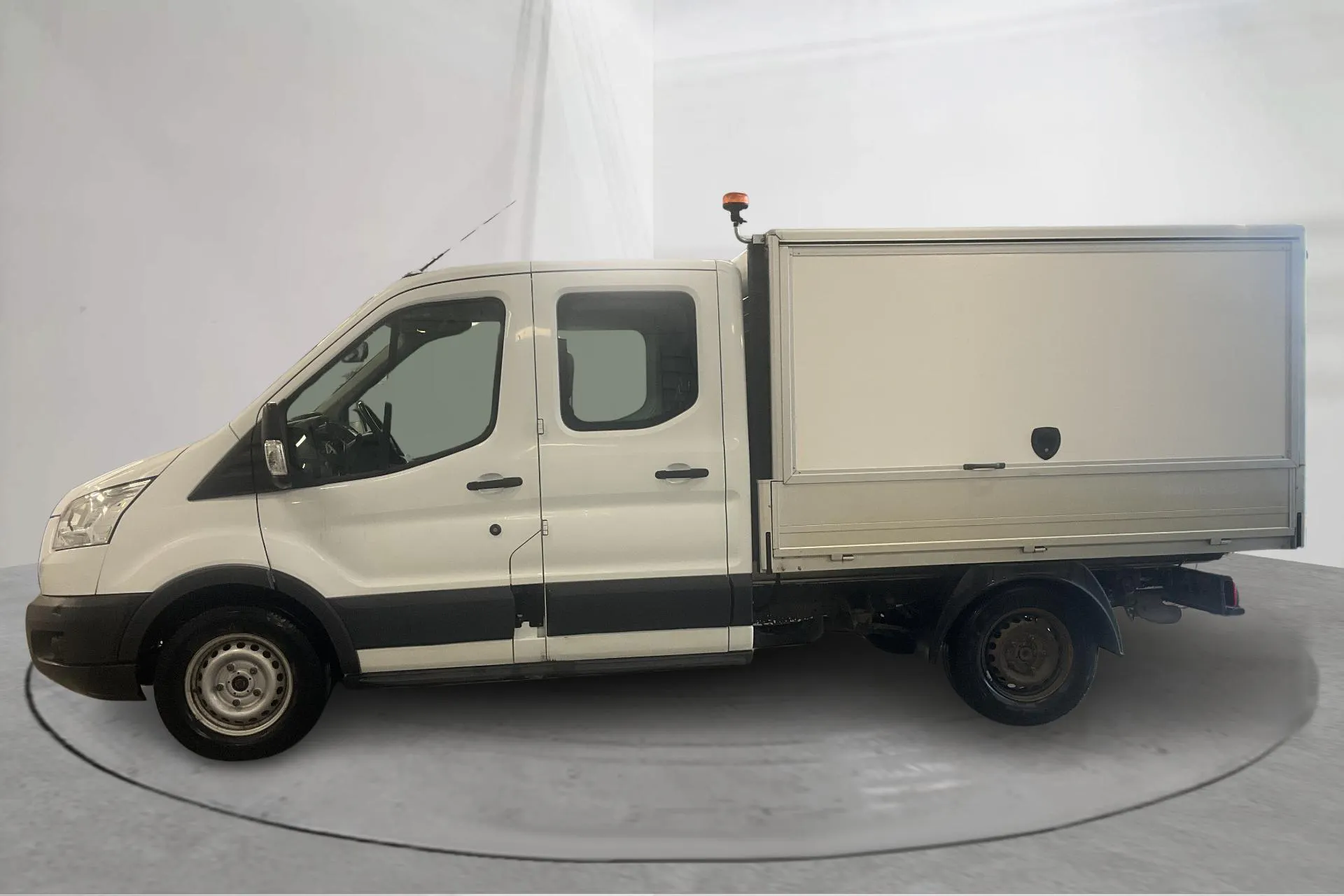 Presentation photo 2 of 19: Ford Transit Chassi 350 2.2 TDCi AWD (125hk) - 97 520 km - Manual - white - 2015
