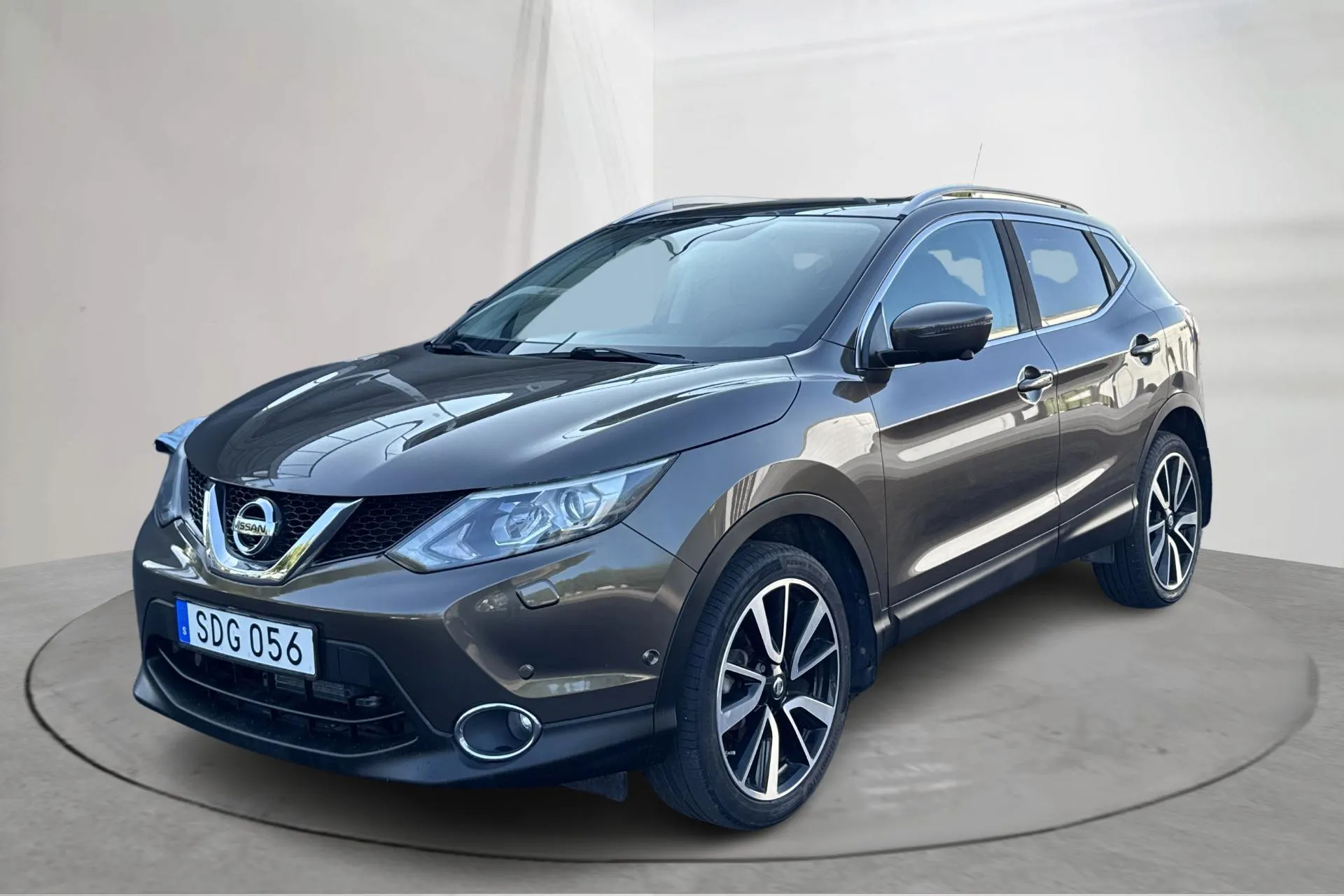 Presentationsfoto 1 av 16: Nissan Qashqai 1.2 (115hk) - 5 319 mil - Automat - brun - 2015