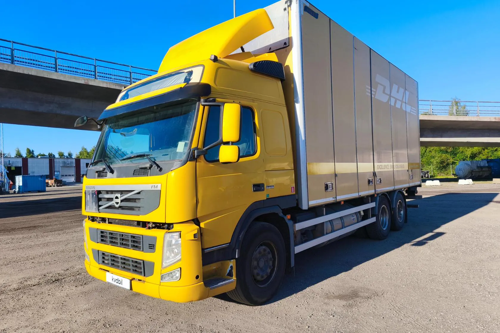 Presentation photo 1 of 115: VOLVO FM 6X2 - 797 703 km - Automatic - yellow - 2014