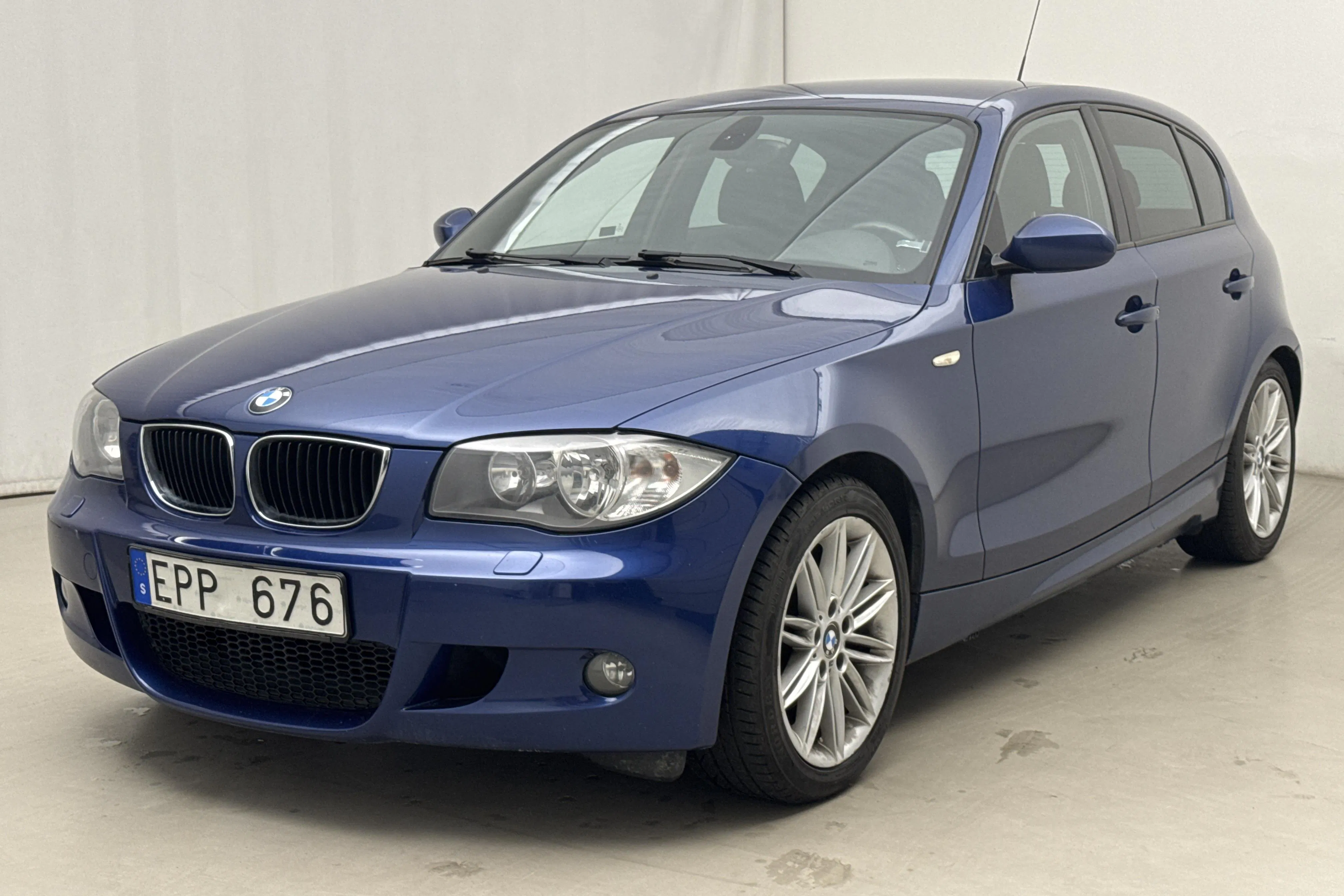 Presentationsfoto 1 av 15: BMW 120i 5dr, E87 (170hk) - 19 395 mil - Manuell - blå - 2008