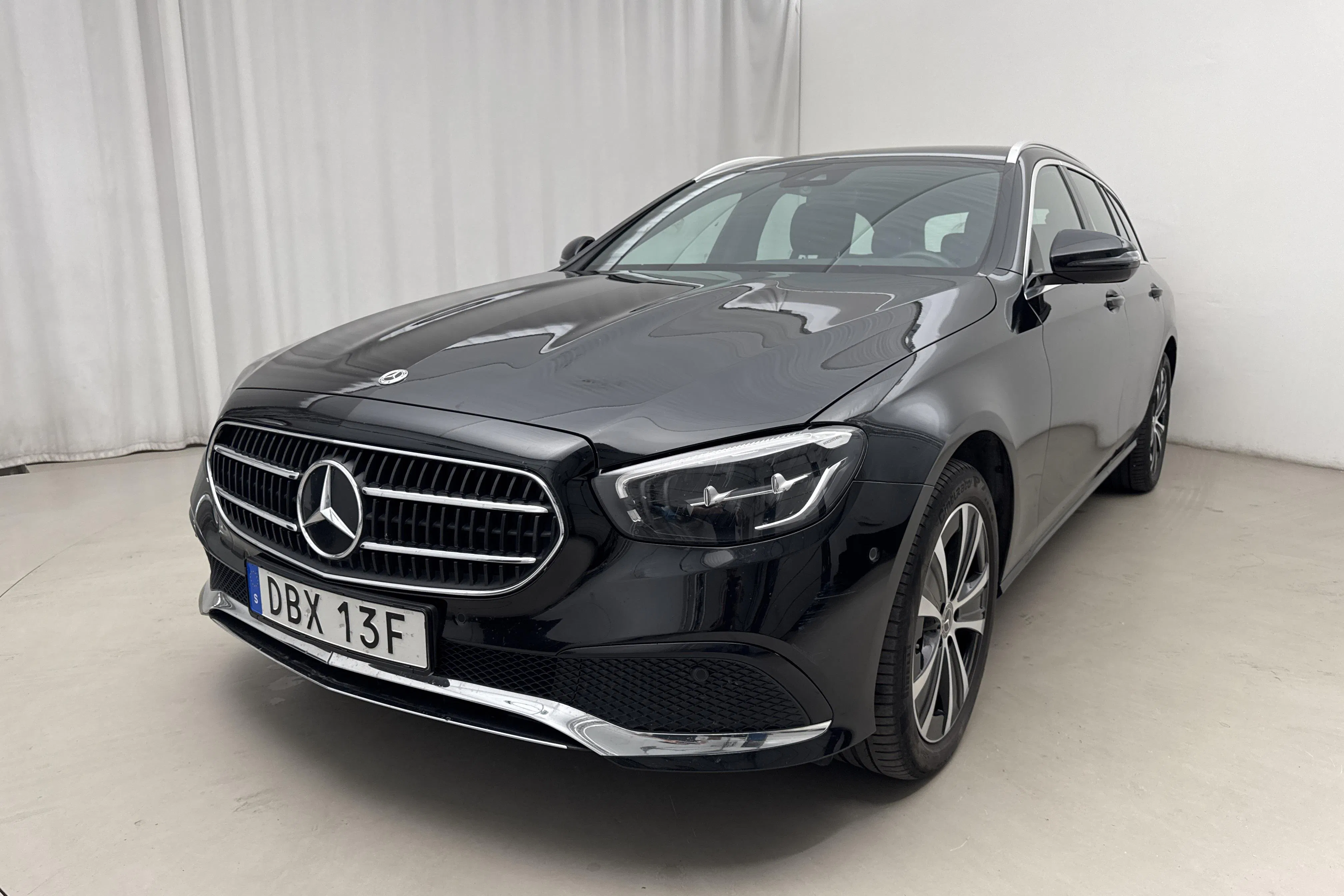 Presentationsfoto 1 av 19: Mercedes E 300 T de Kombi 4MATIC S213 (306hk) - 5 694 mil - Automat - svart - 2023