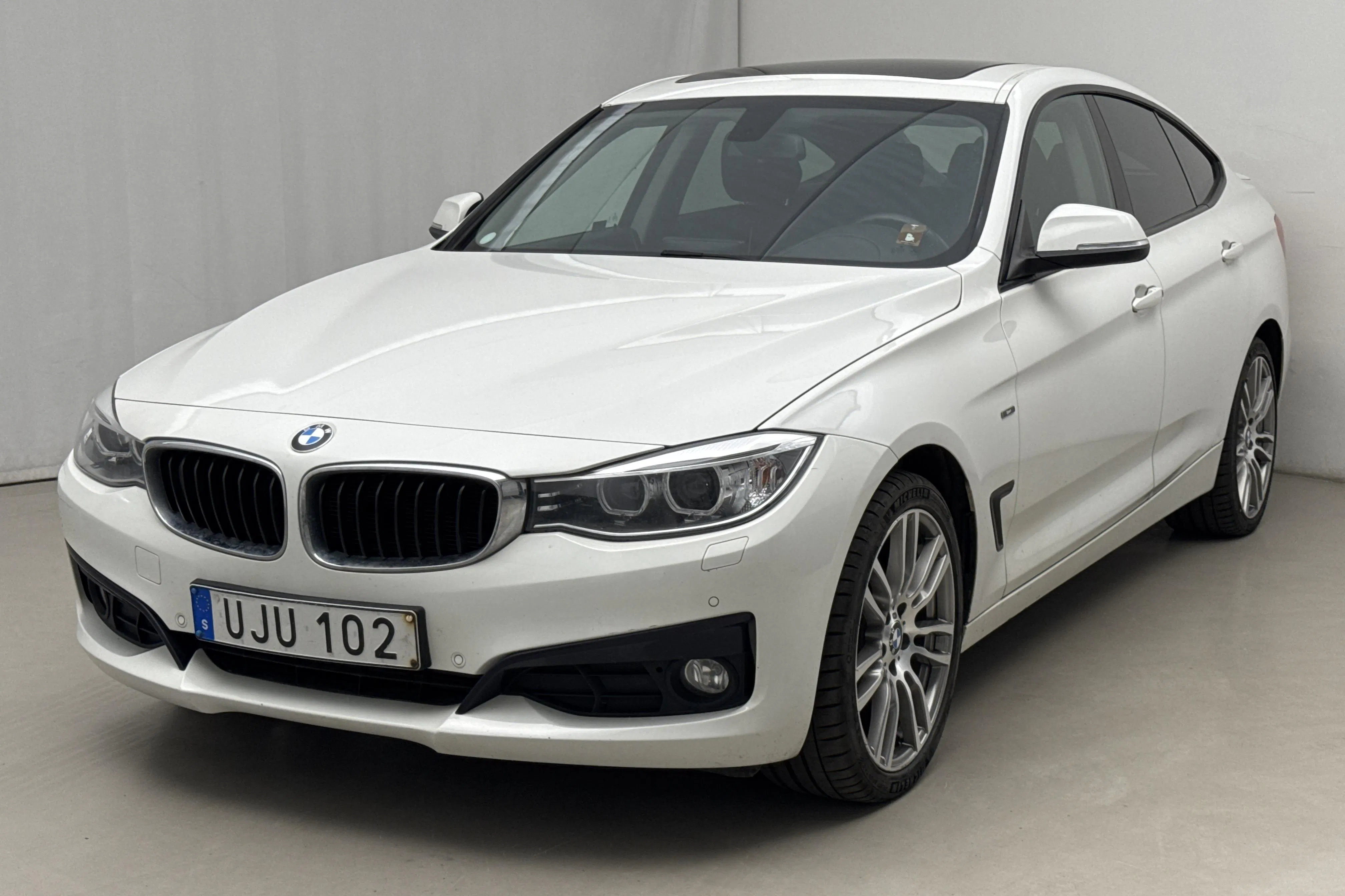 Presentation photo 1 of 19: BMW 320d GT xDrive, F34 (184hk) - 202 630 km - Automatic - white - 2014