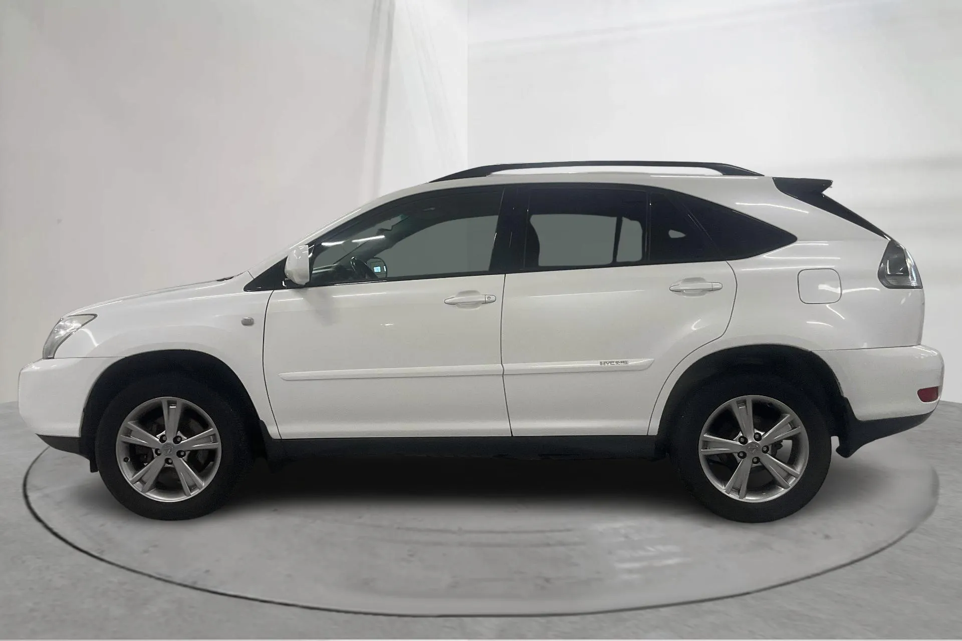 Presentationsfoto 2 av 20: Lexus RX 400h (211hk) - 25 982 mil - Automat - vit - 2007