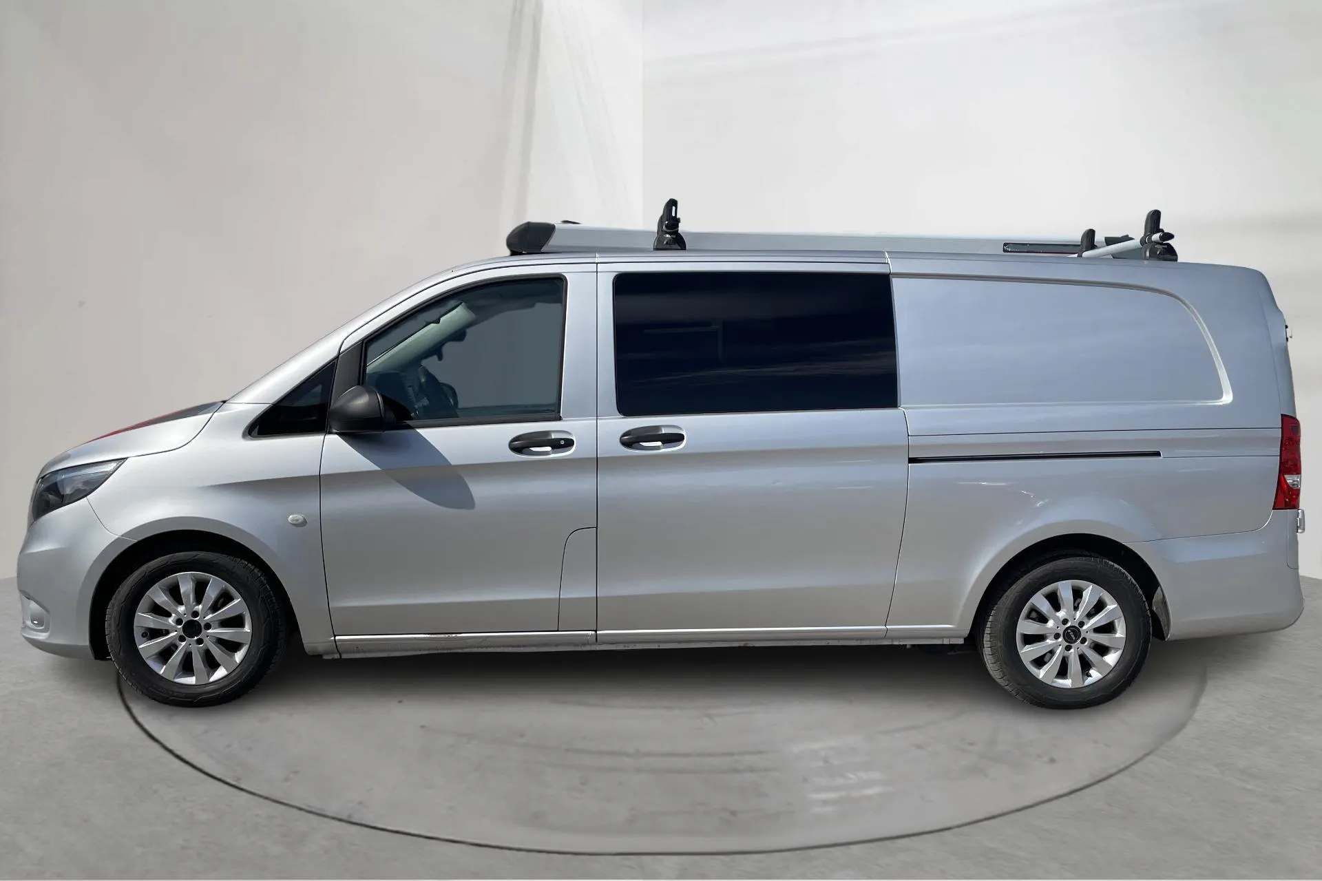 Presentationsfoto 2 av 18: Mercedes Vito 116 CDI W640 (163hk) - 20 804 mil - Automat - silver - 2018