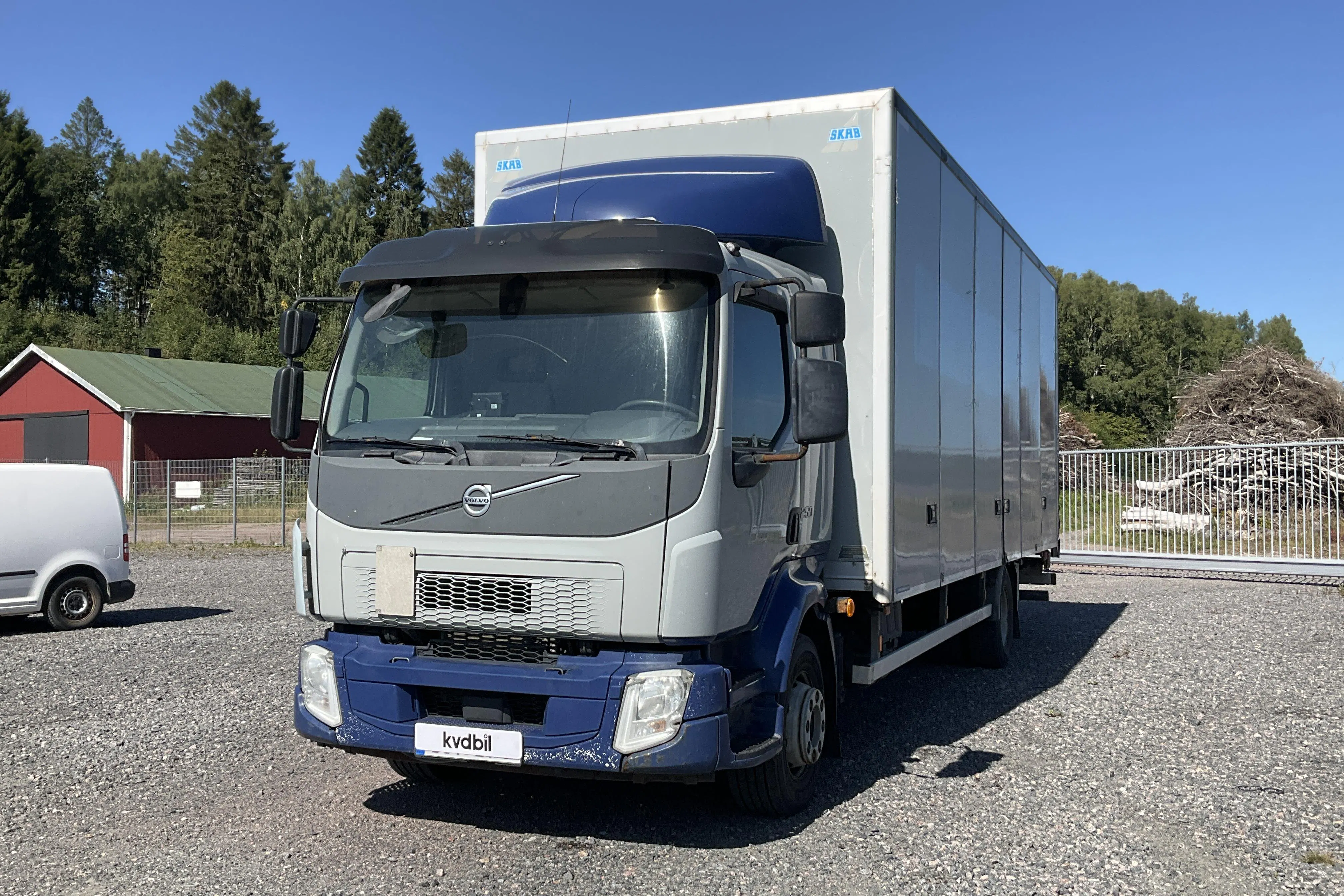 Presentation photo 1 of 45: VOLVO FL250 - 434 240 km - Automatic - 2016