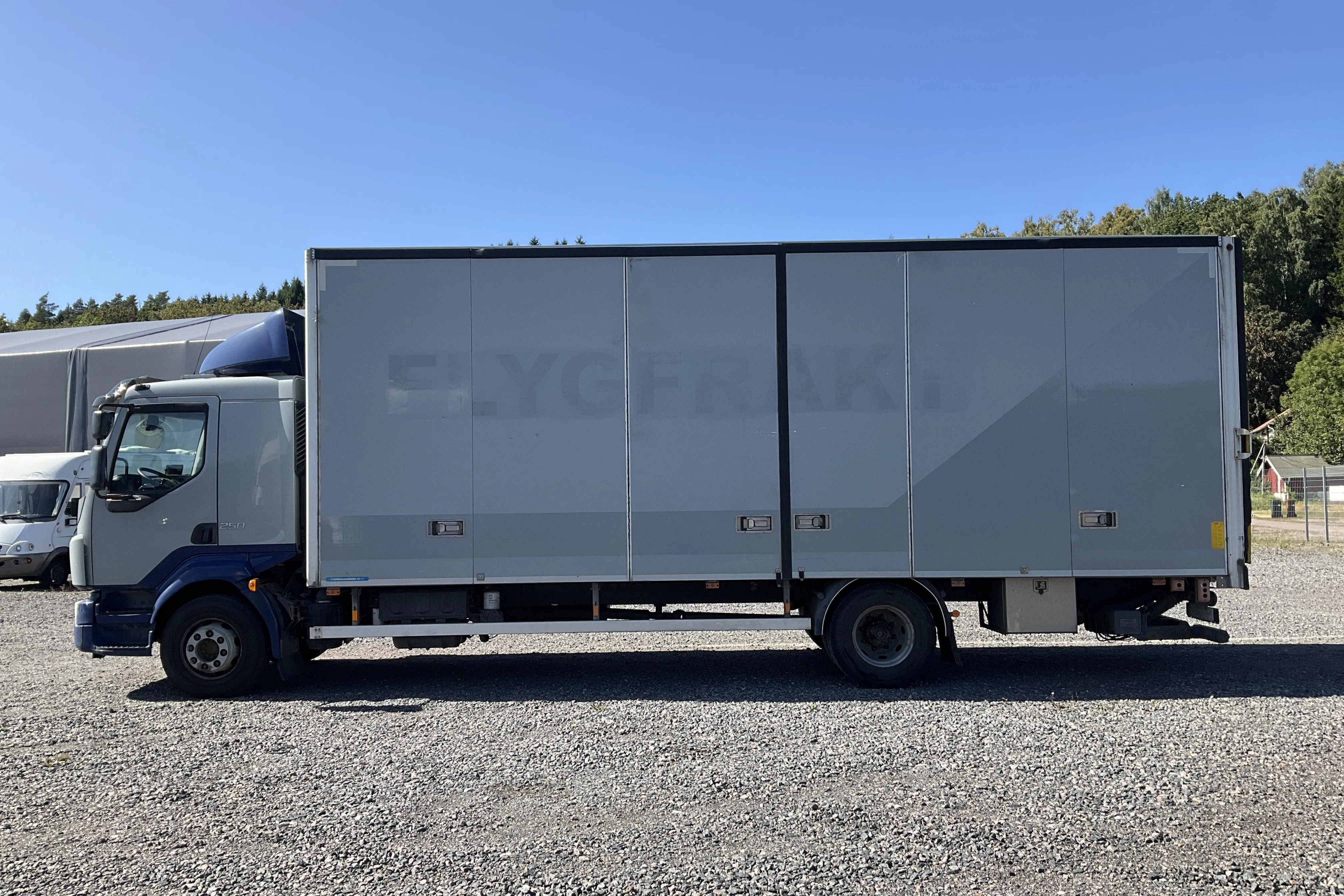 Presentation photo 2 of 45: VOLVO FL250 - 434 240 km - Automatic - 2016