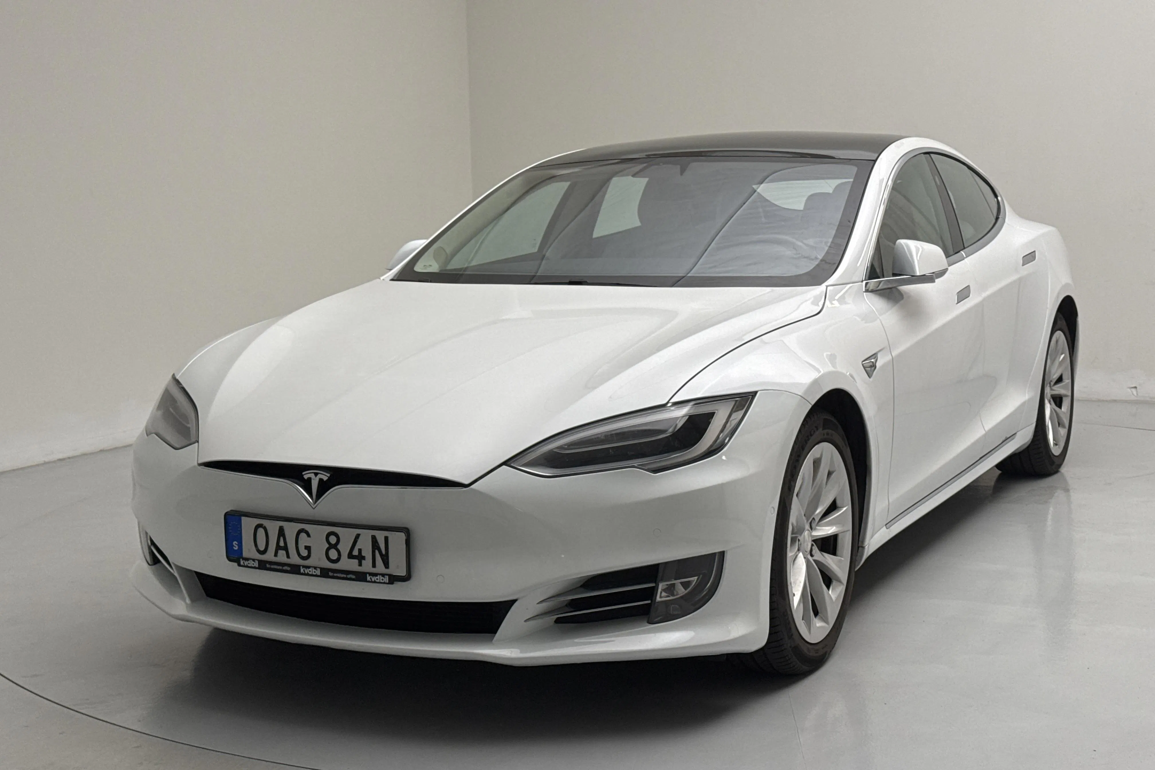Presentation photo 1 of 18: Tesla Model S 100D - 143 820 km - Automatic - white - 2019